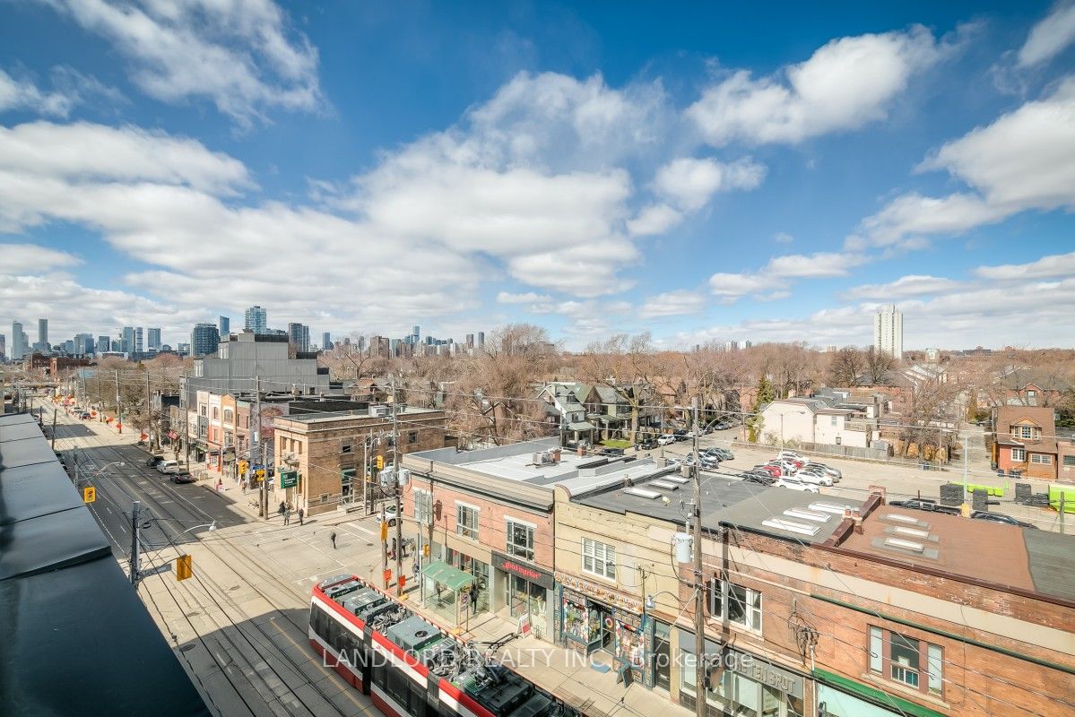 899 Queen Street E 502 Property Photo 21