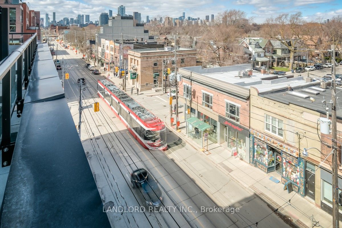 899 Queen Street E 502 Property Photo 23