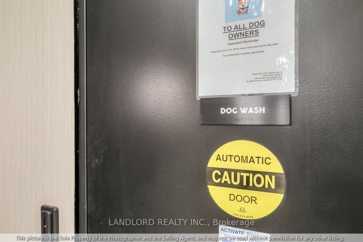 899 Queen Street E 502 Property Photo 29