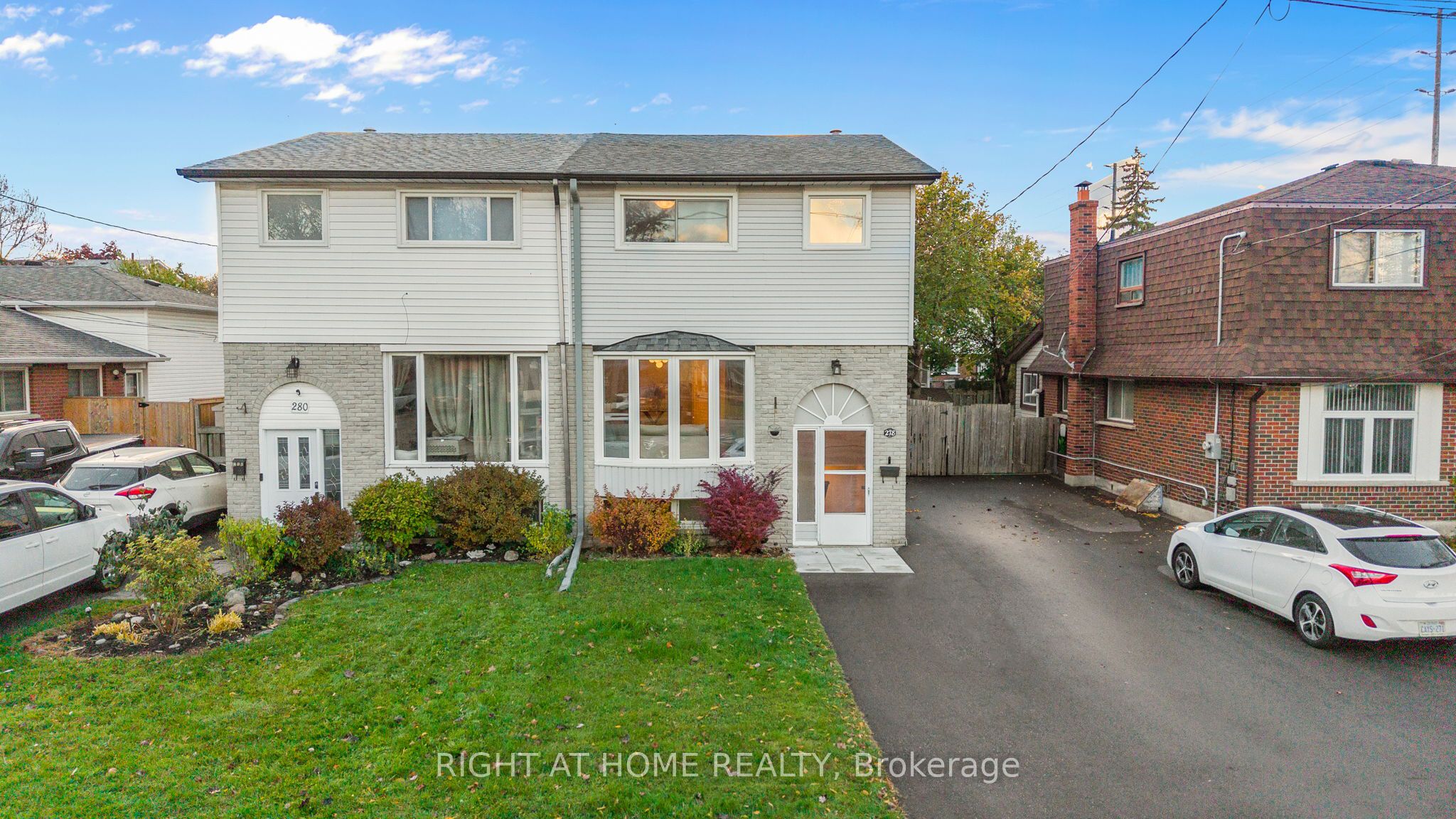 278 Waverly Street S Property Photo 1