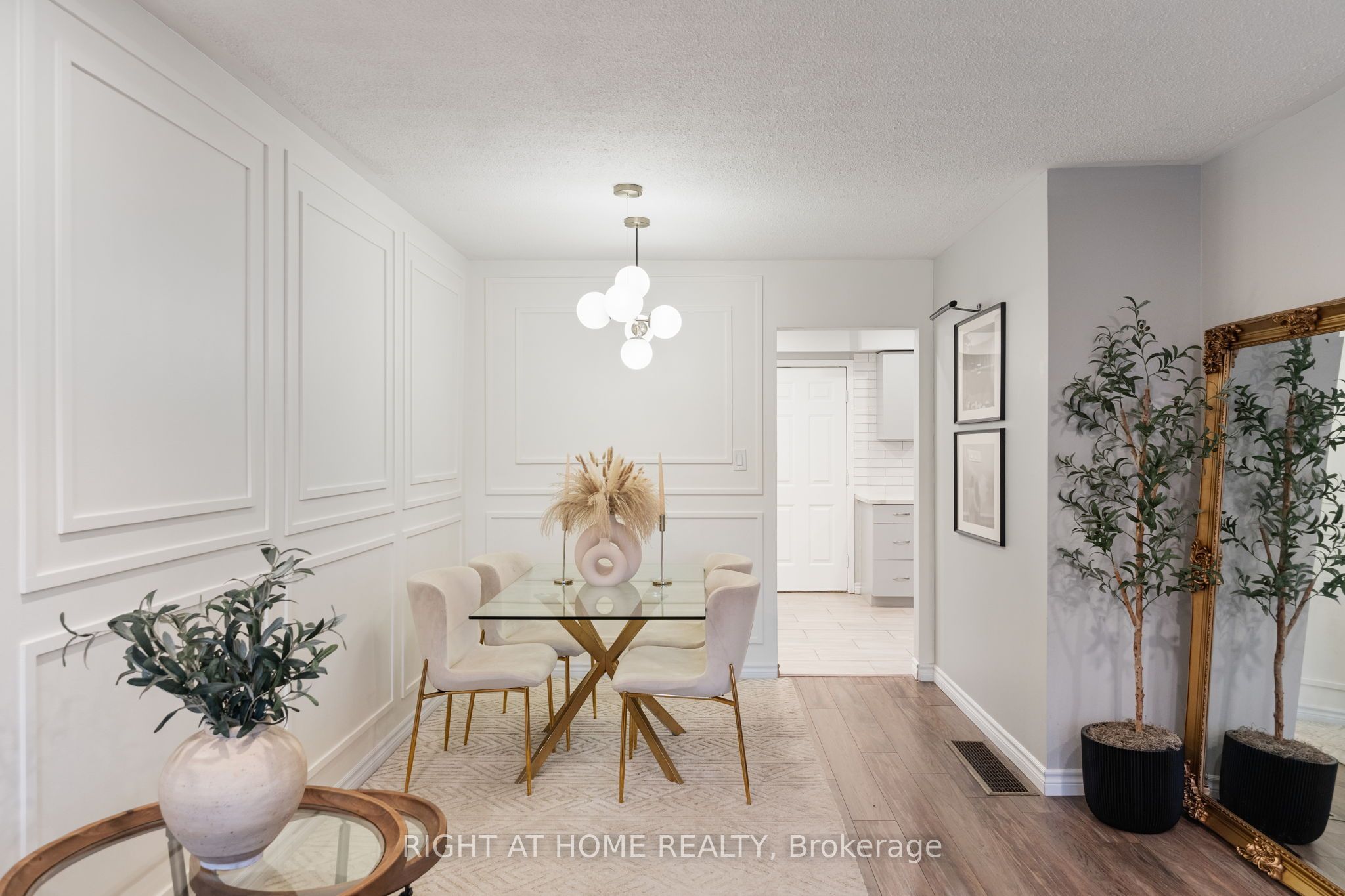 278 Waverly Street S Property Photo 8