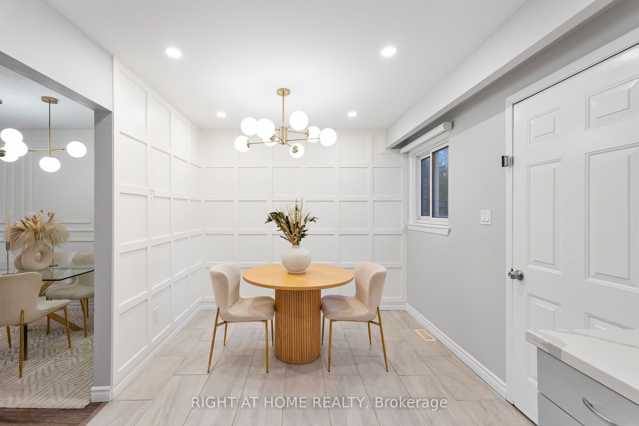 278 Waverly Street S Property Photo 13