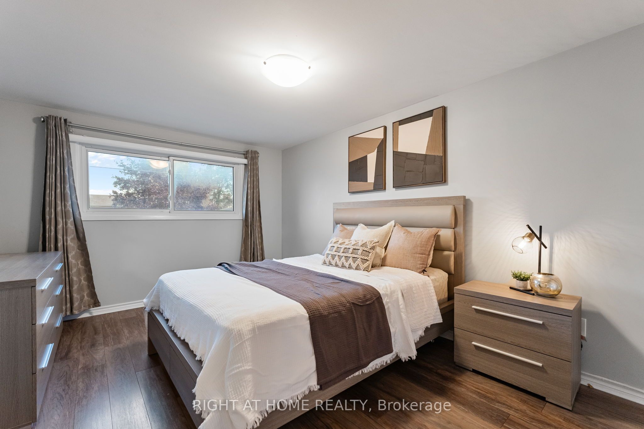 278 Waverly Street S Property Photo 15