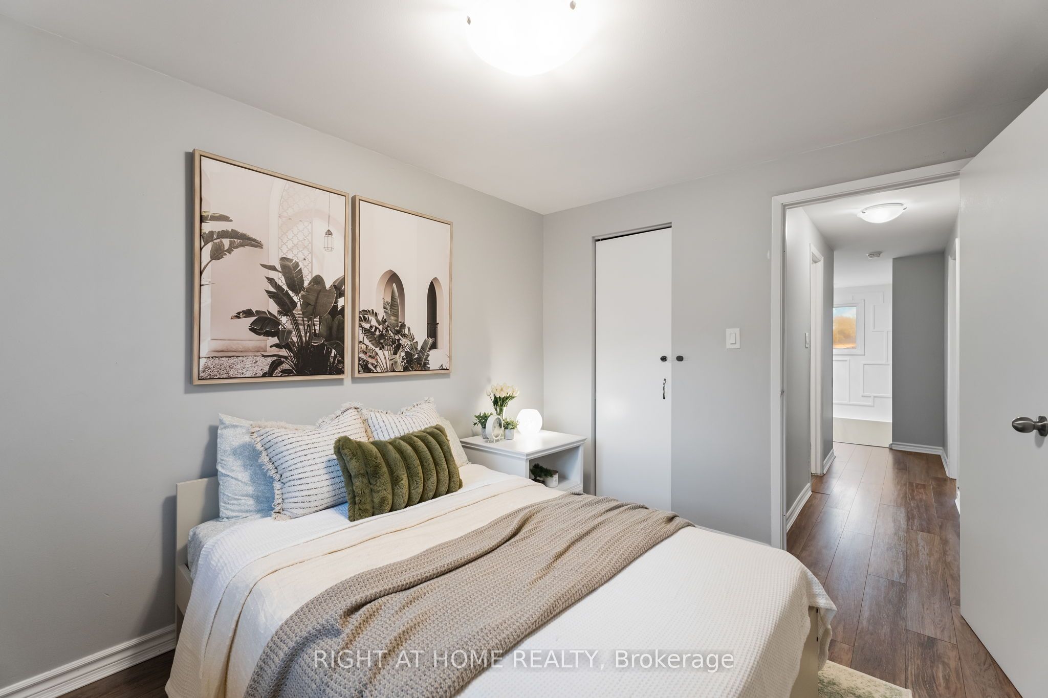 278 Waverly Street S Property Photo 19