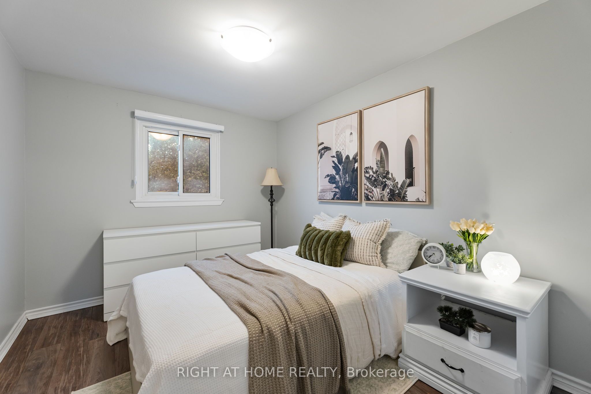 278 Waverly Street S Property Photo 20