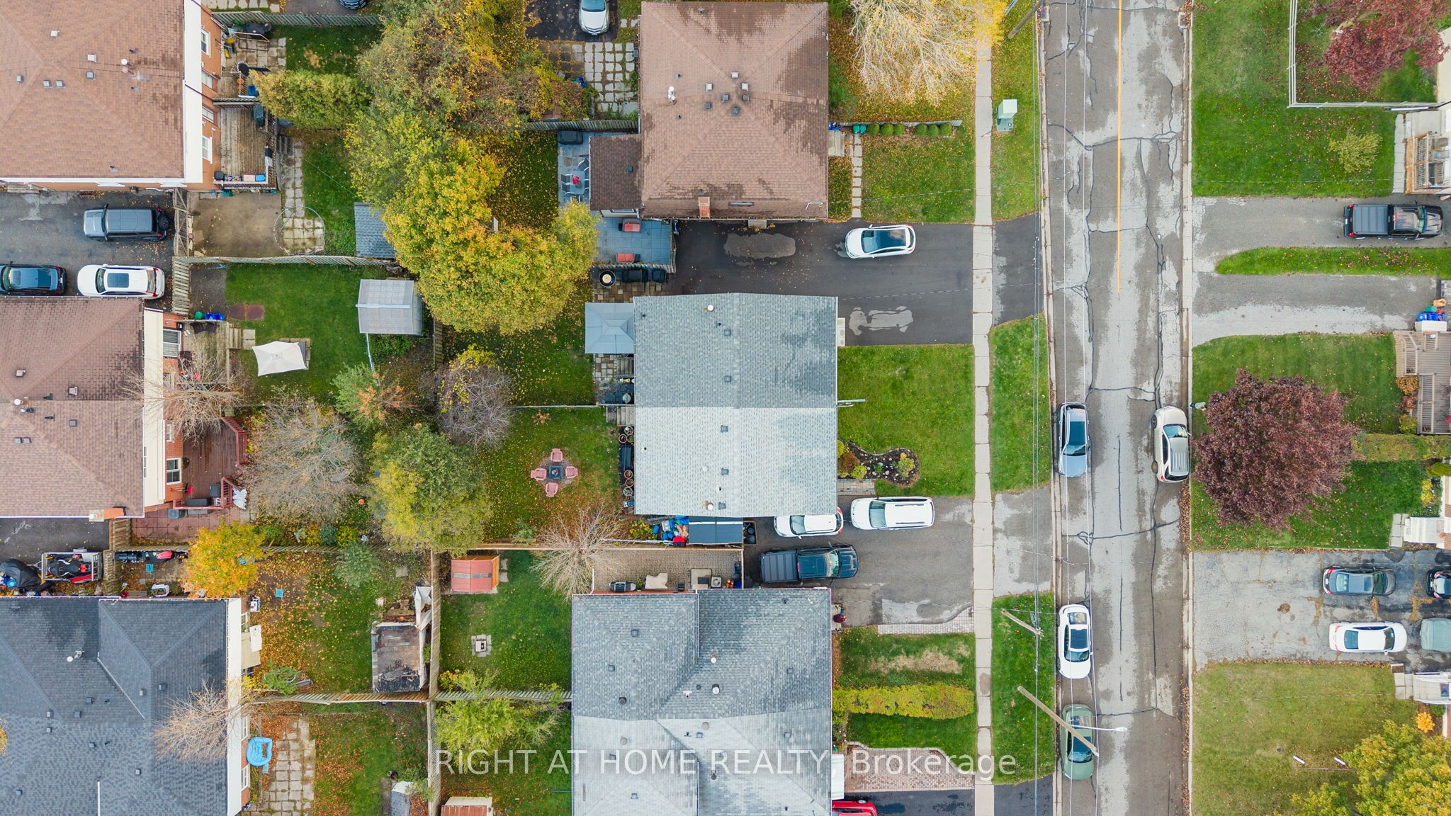 278 Waverly Street S Property Photo 29