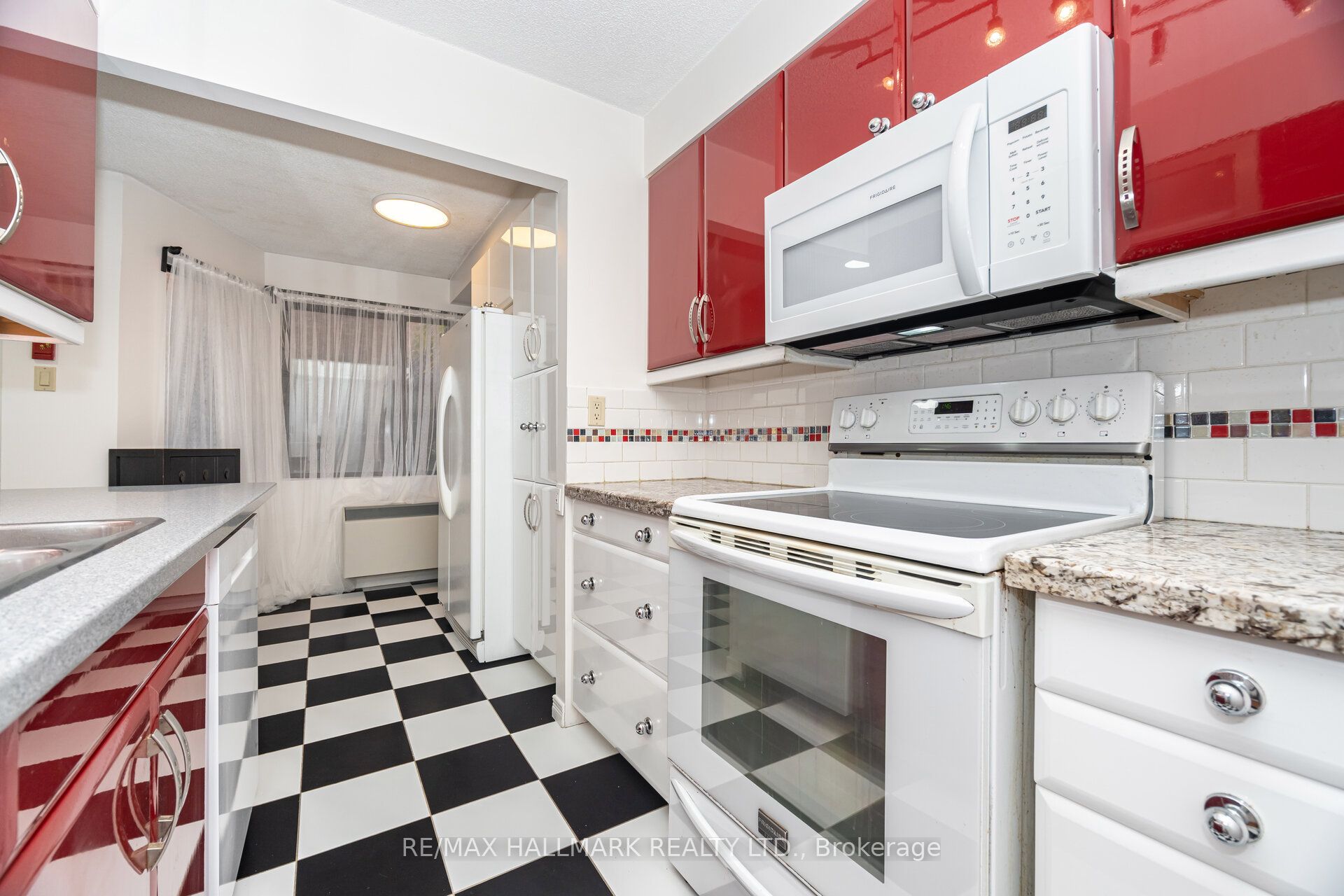 2112 Queen Street E #10 Property Photo 5