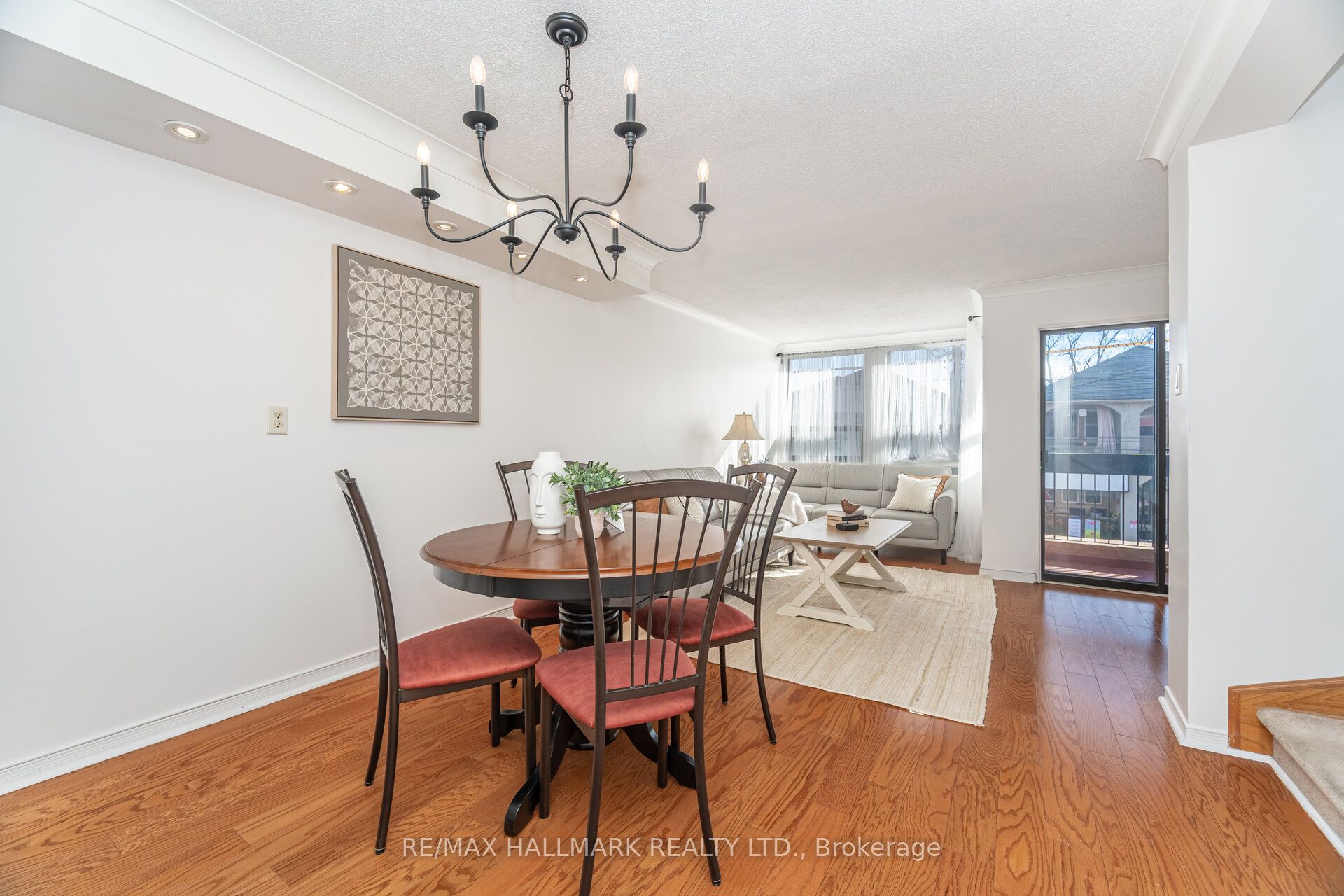 2112 Queen Street E #10 Property Photo 7