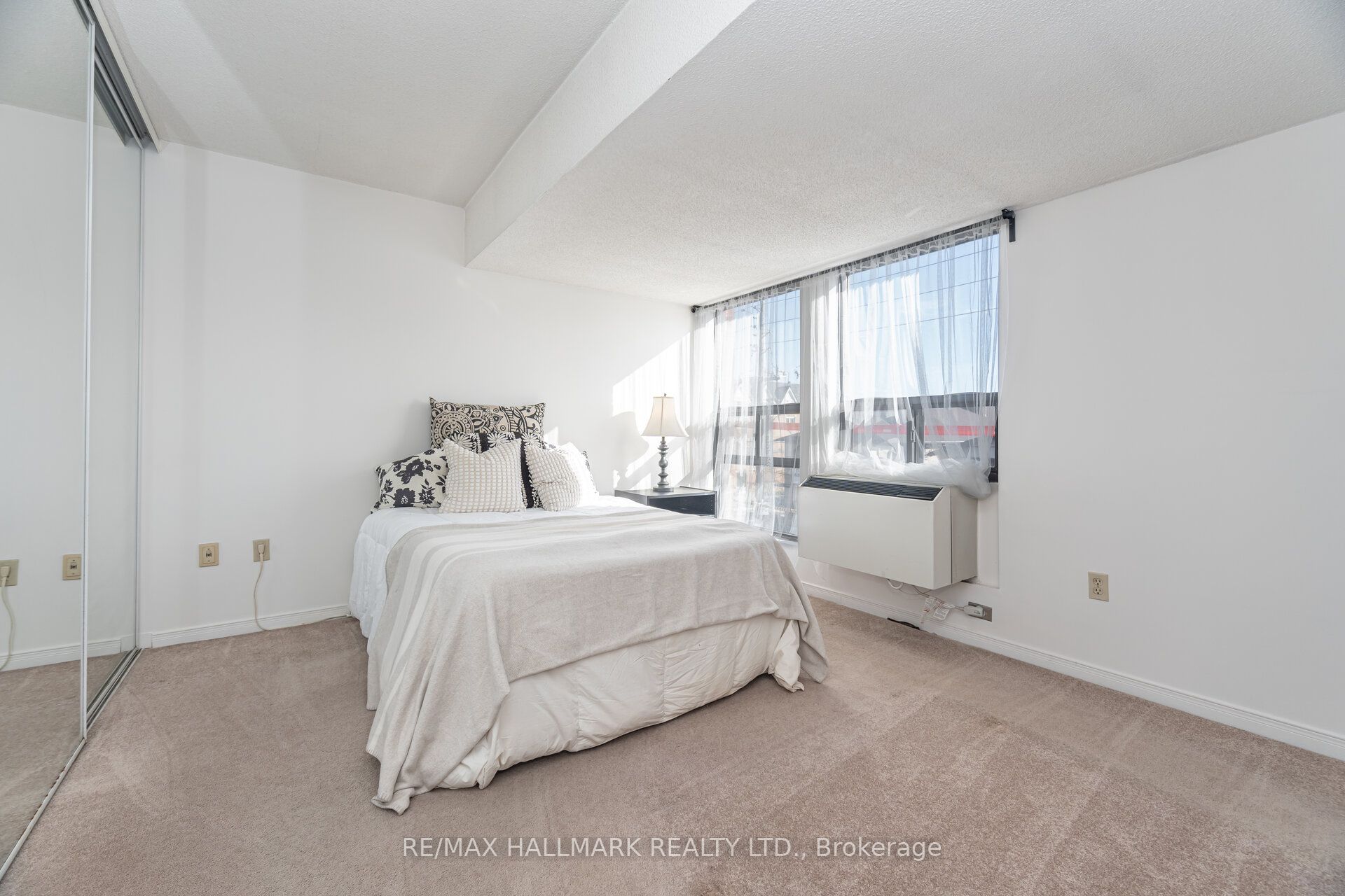 2112 Queen Street E #10 Property Photo 18