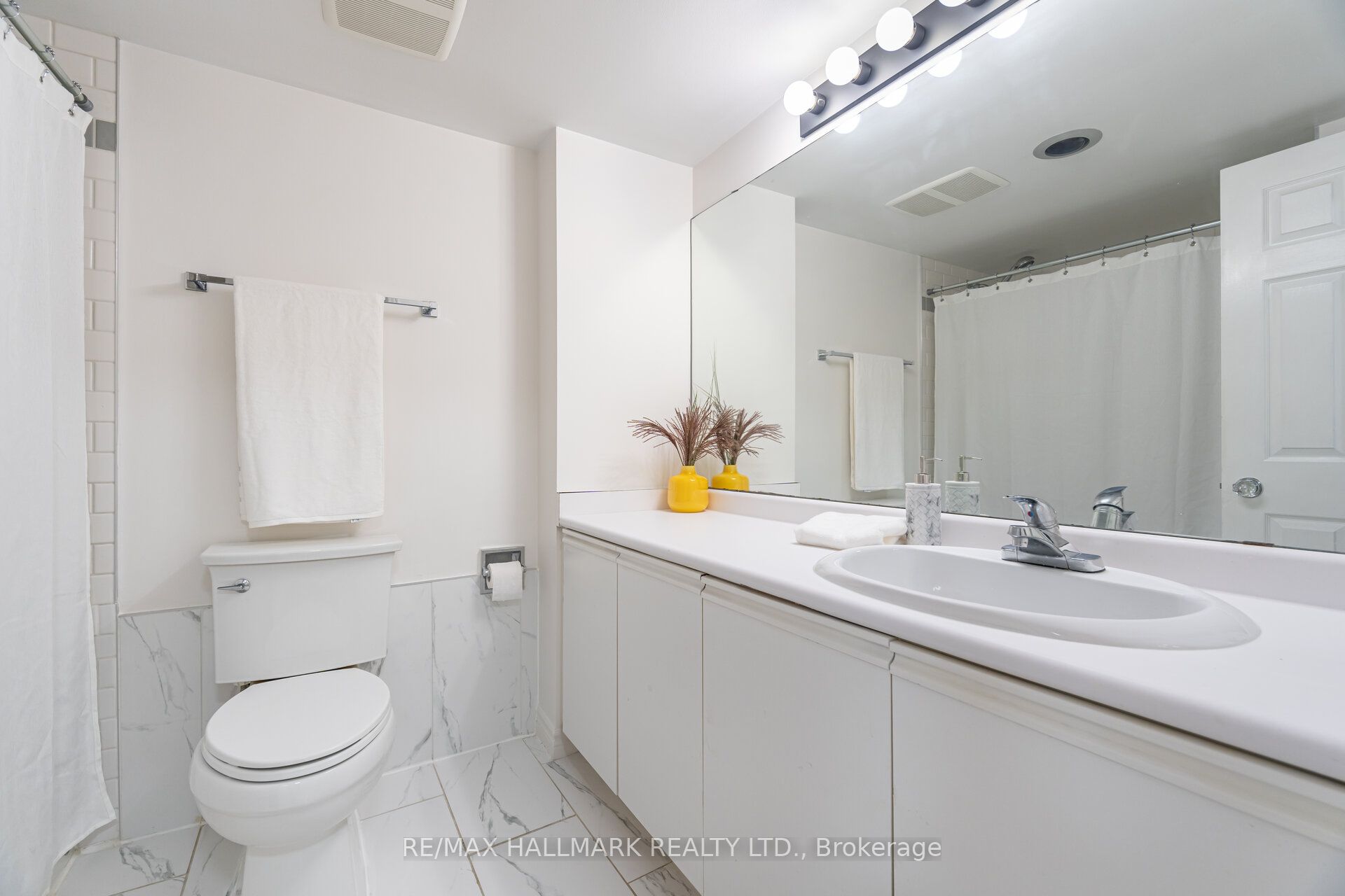 2112 Queen Street E #10 Property Photo 23