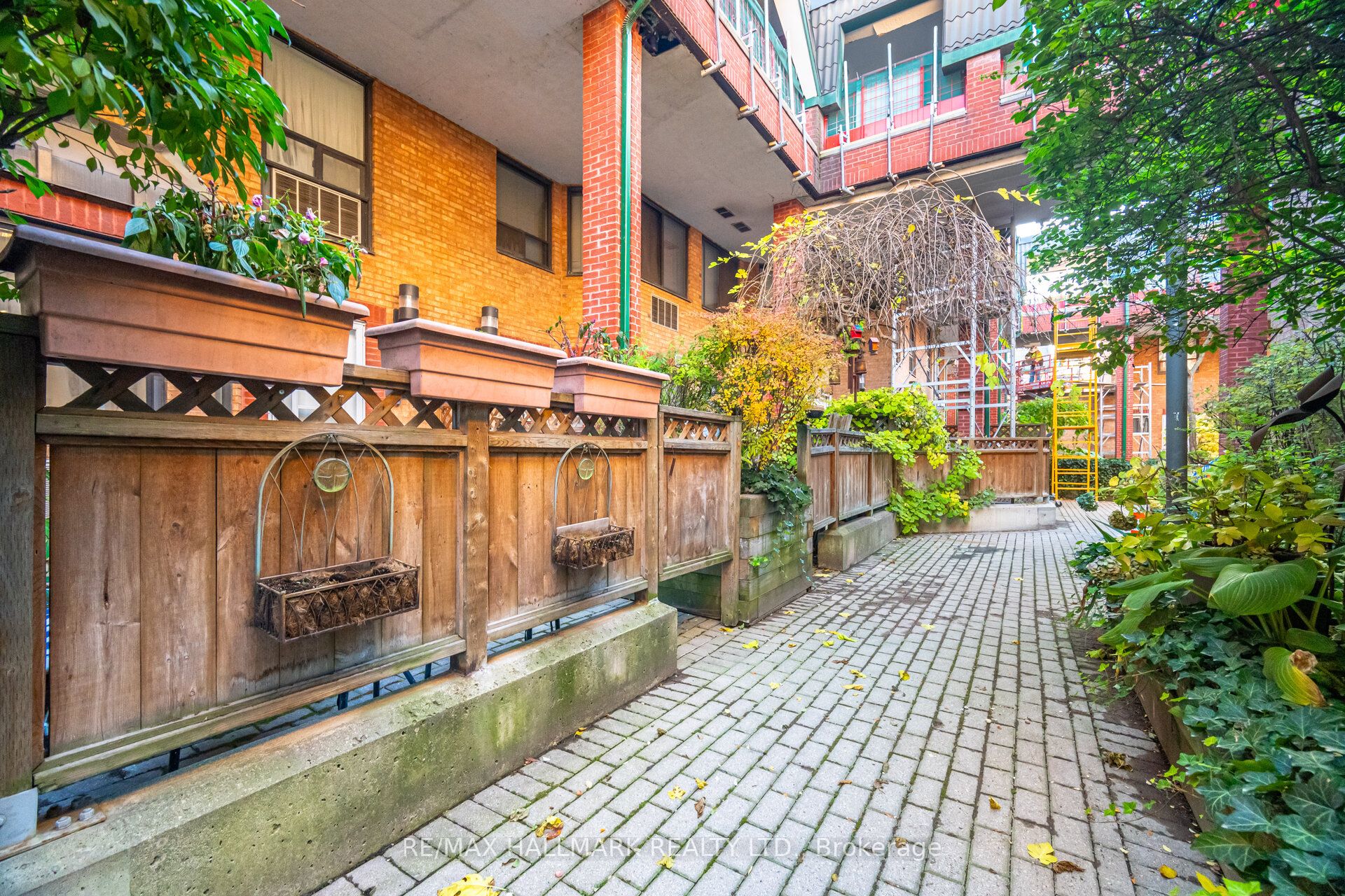 2112 Queen Street E #10 Property Photo 28