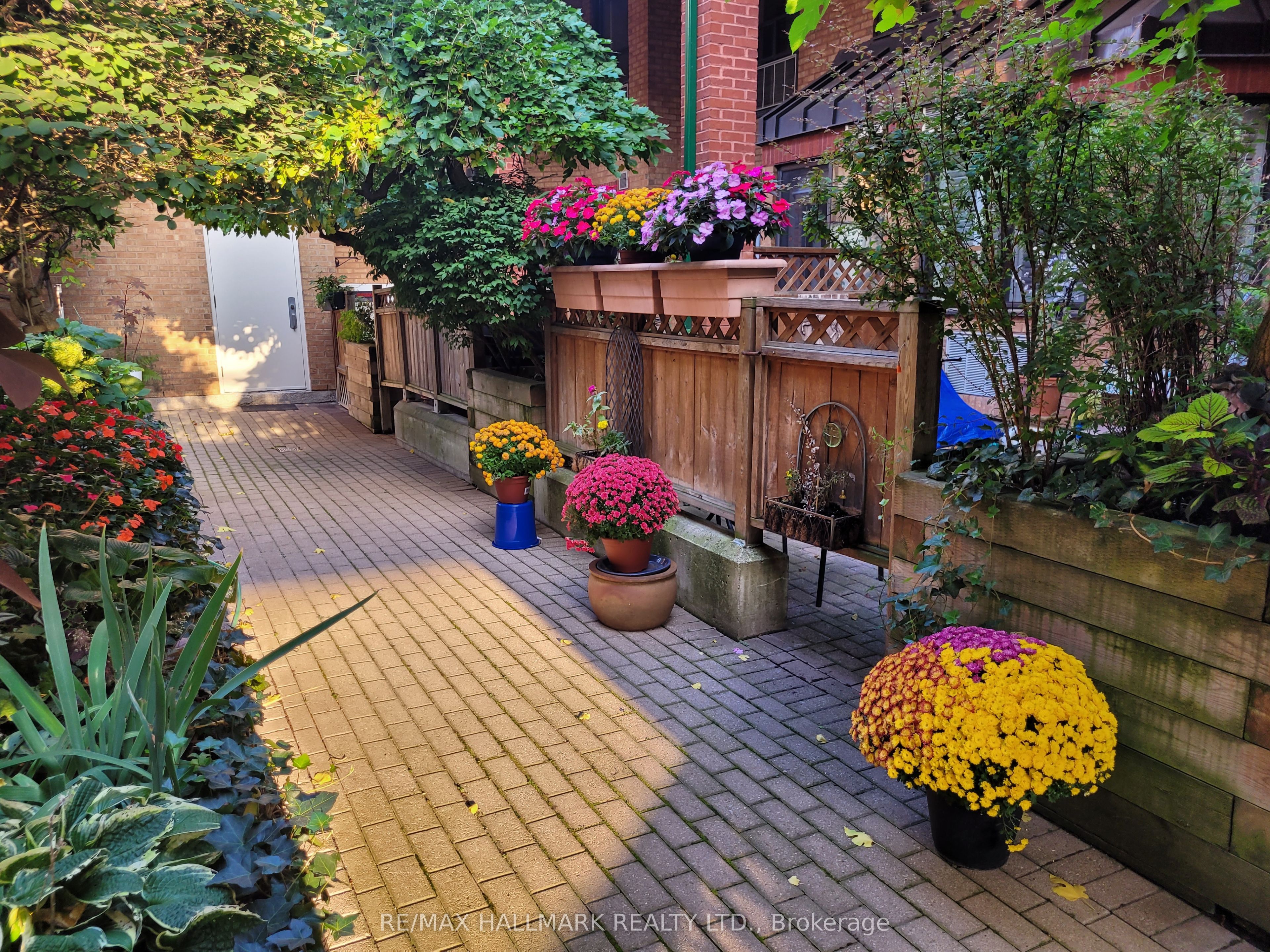 2112 Queen Street E #10 Property Photo 32