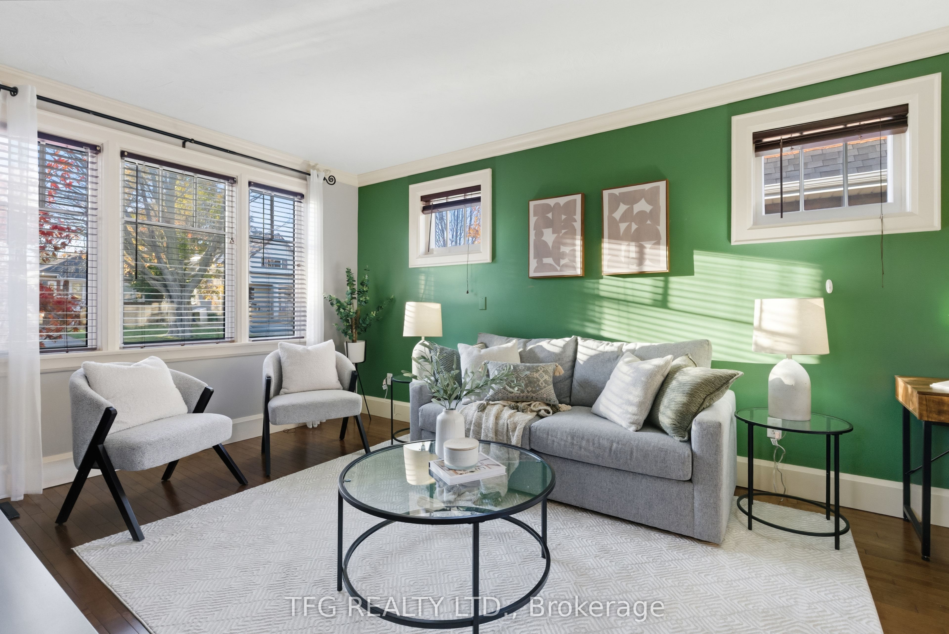 131 Roxborough Avenue Property Photo 8