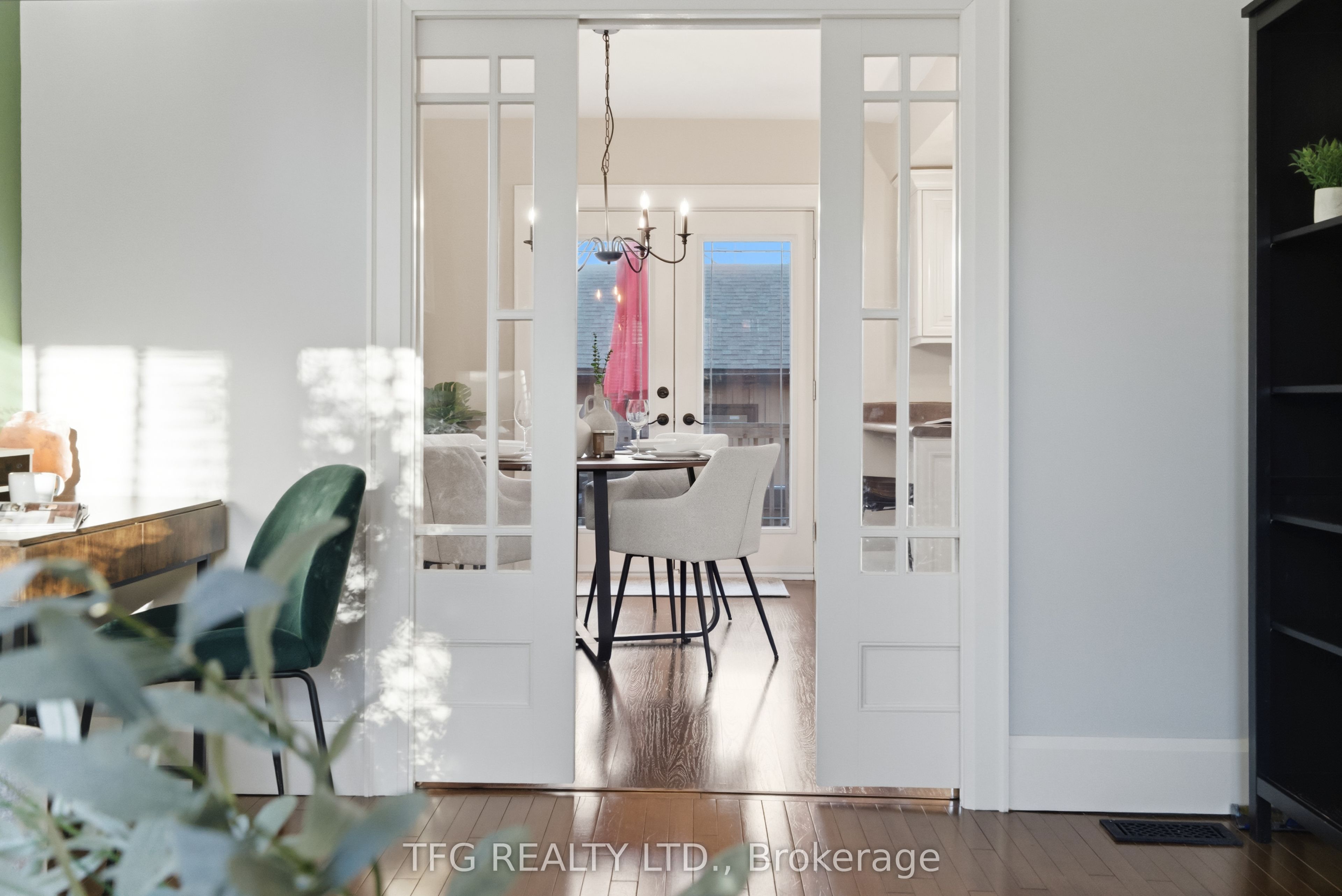 131 Roxborough Avenue Property Photo 10