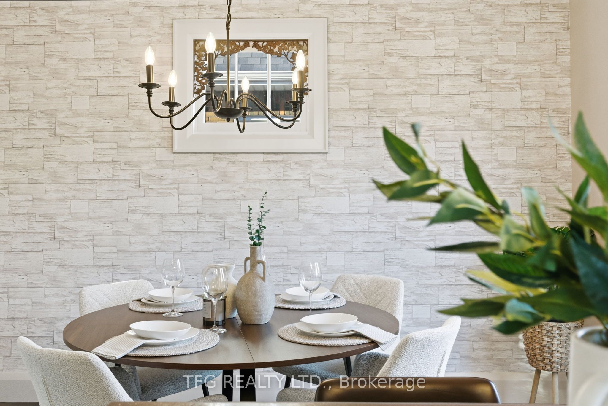 131 Roxborough Avenue Property Photo 16