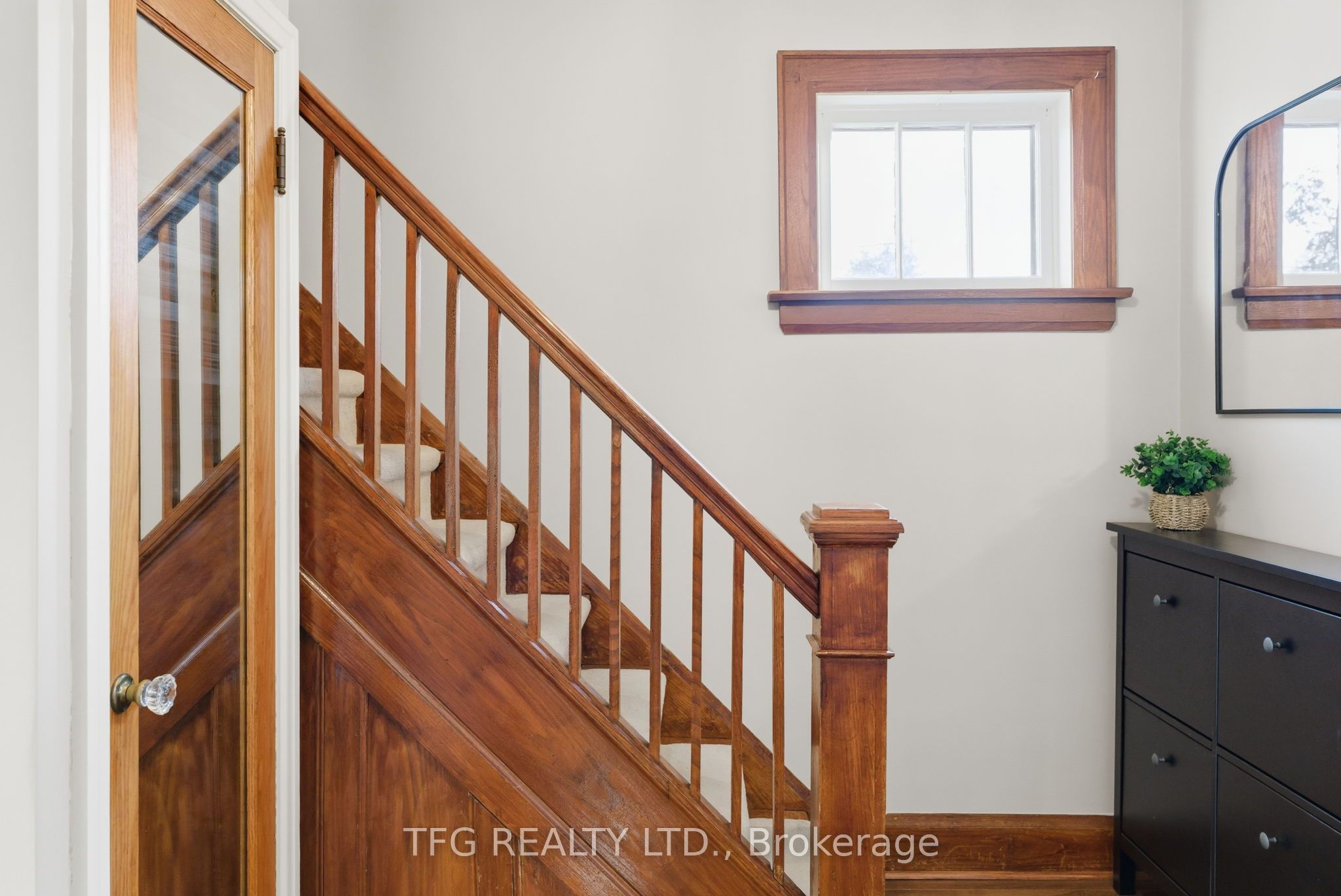 131 Roxborough Avenue Property Photo 17