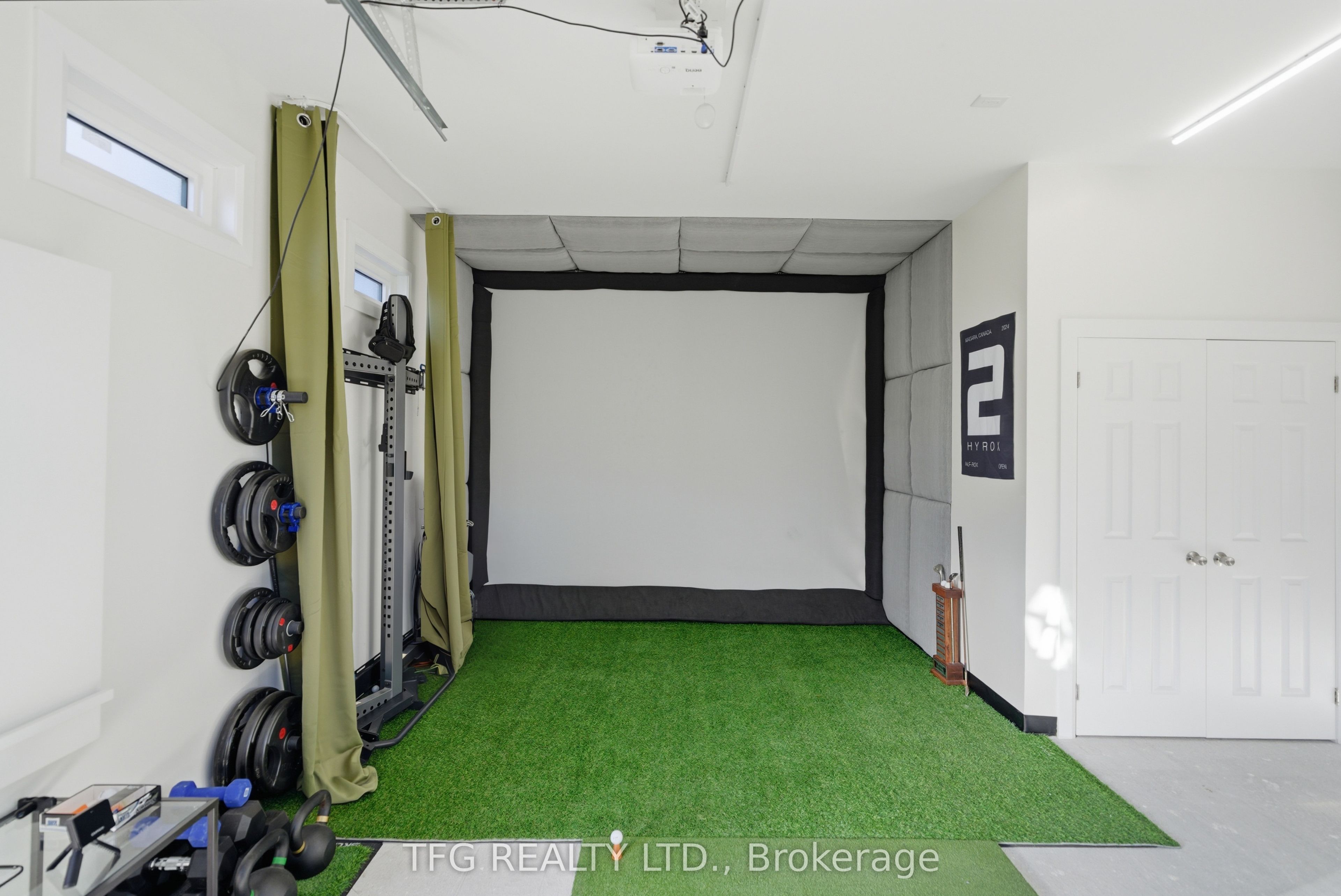 131 Roxborough Avenue Property Photo 36