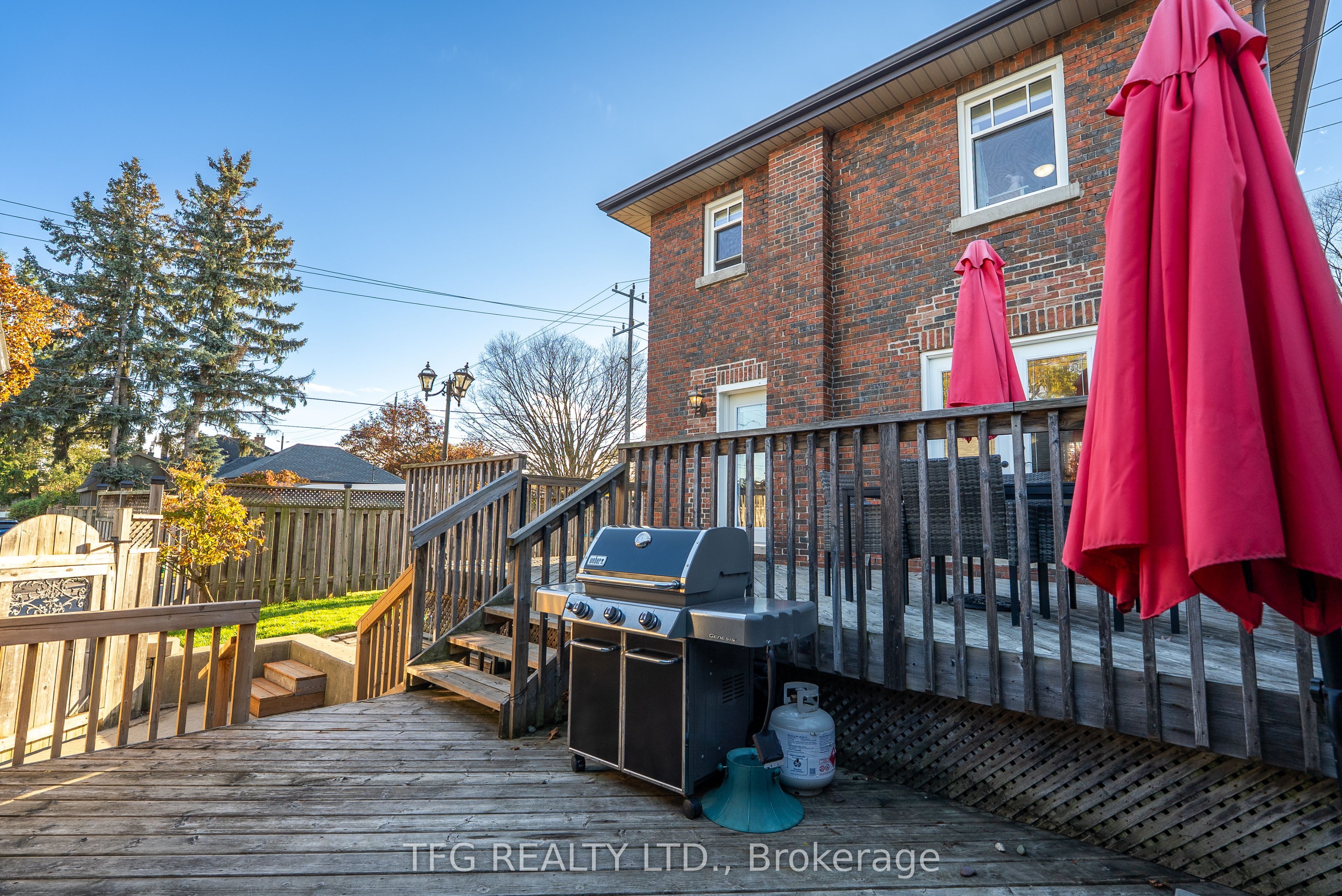 131 Roxborough Avenue Property Photo 39