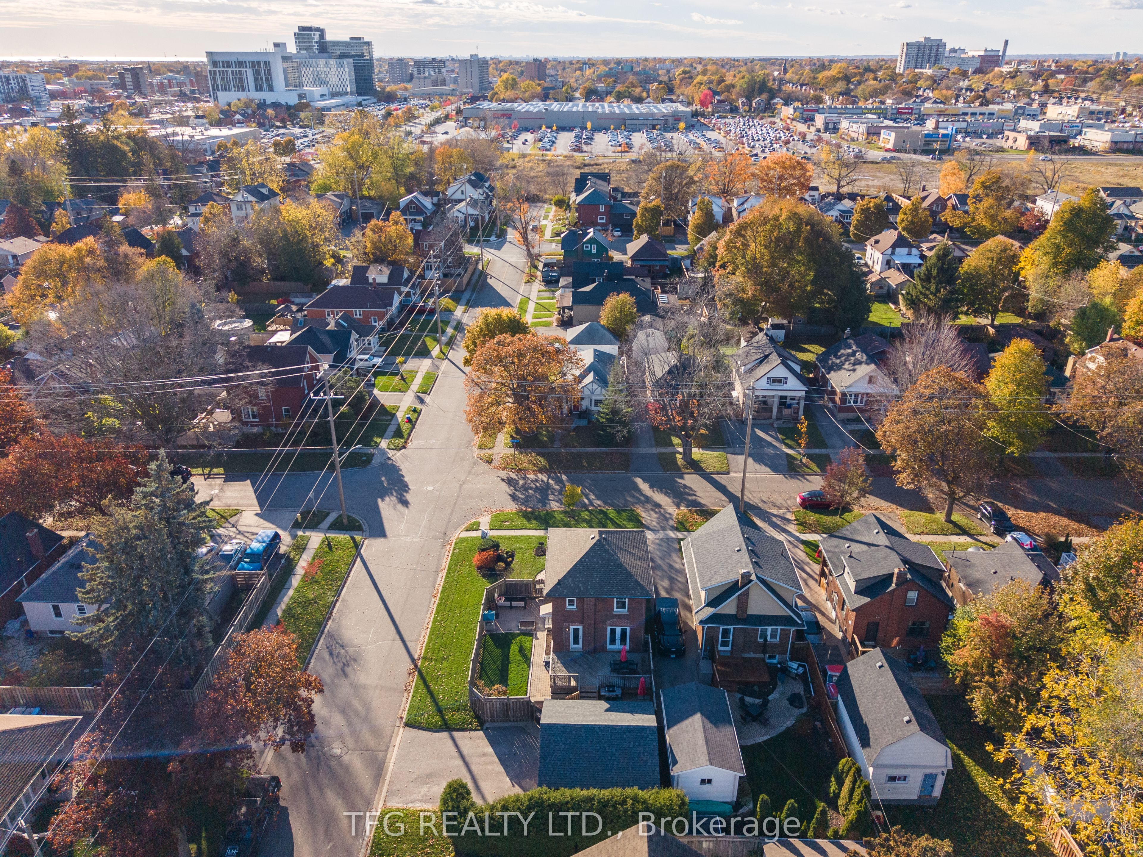 131 Roxborough Avenue Property Photo 45