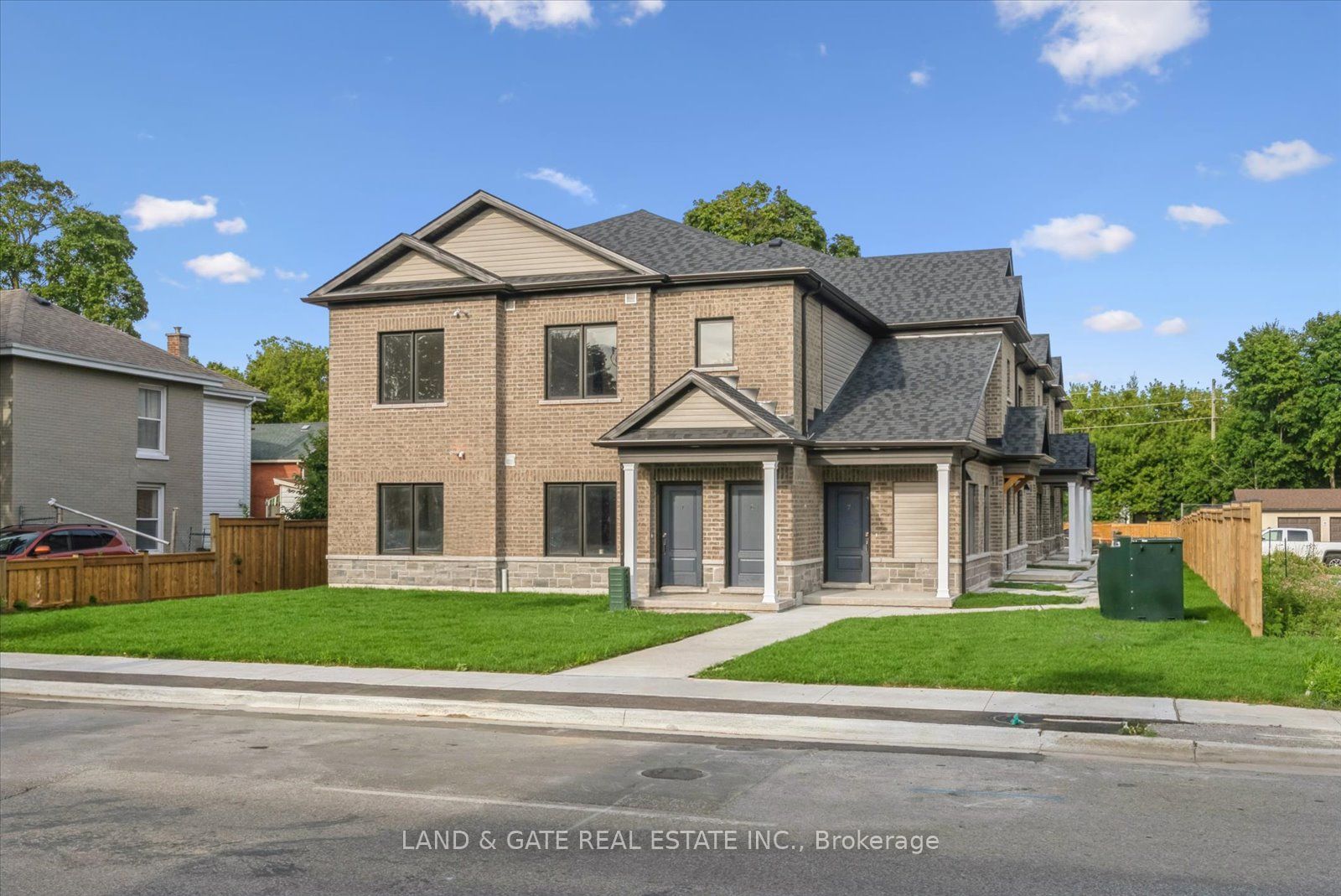 223 Albert St Property Photo 2