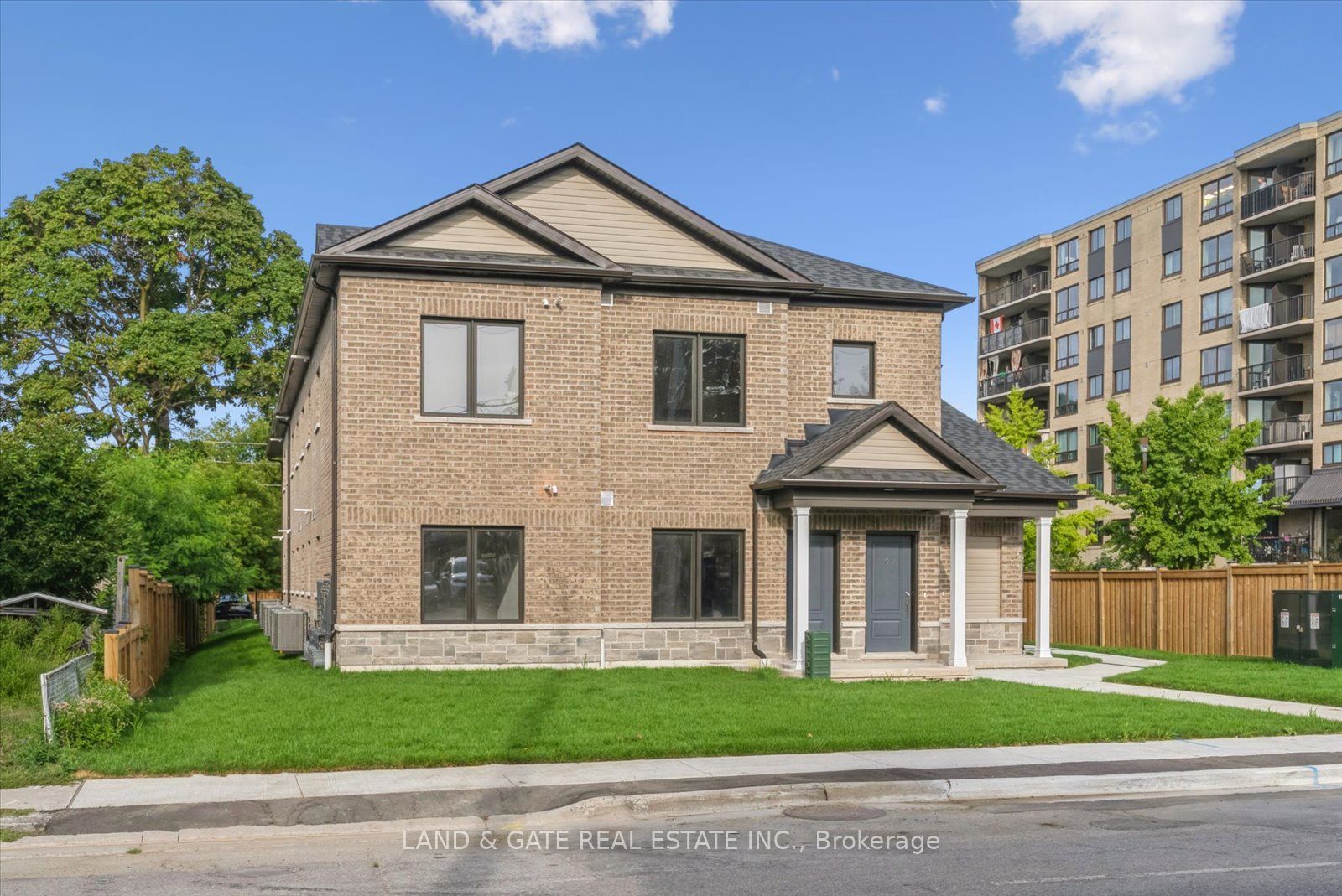 223 Albert St Property Photo 4