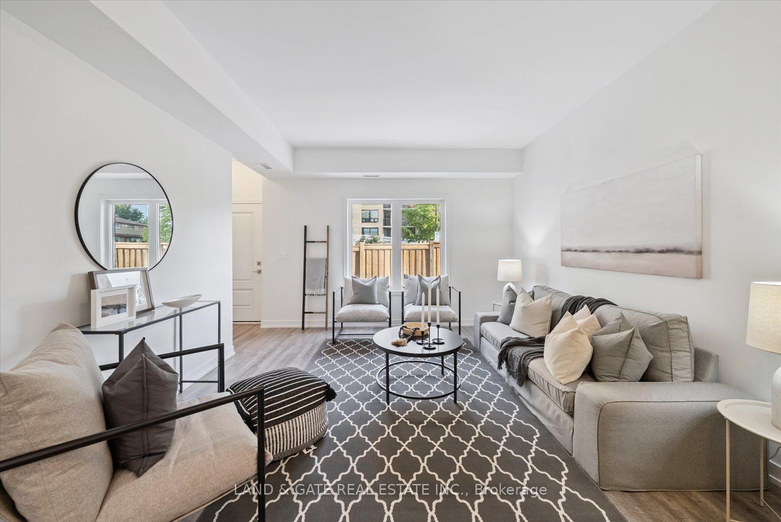 223 Albert St Property Photo 8