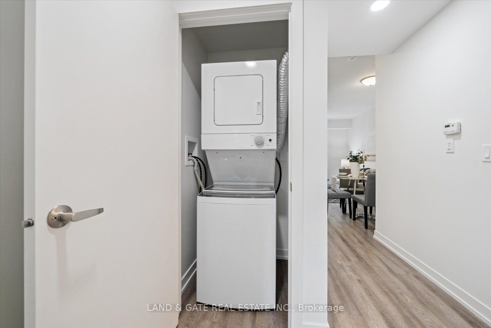 223 Albert St Property Photo 25