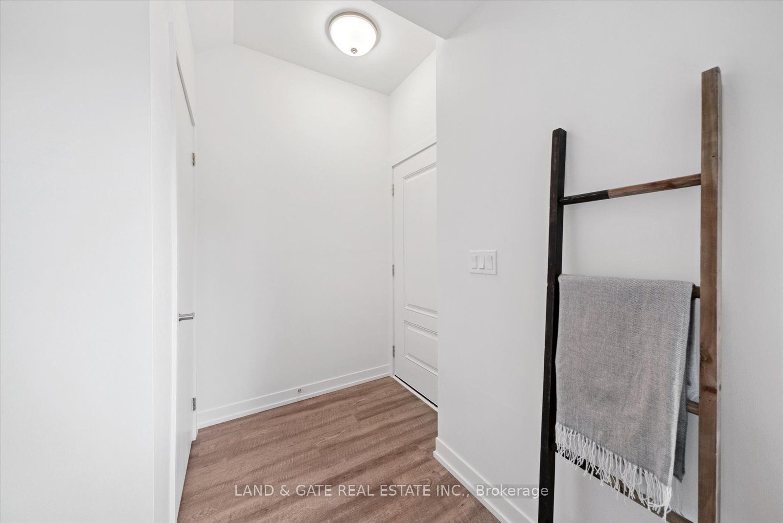 223 Albert St Property Photo 26