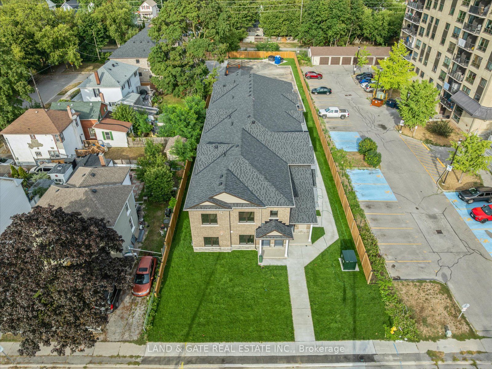 223 Albert St Property Photo 27