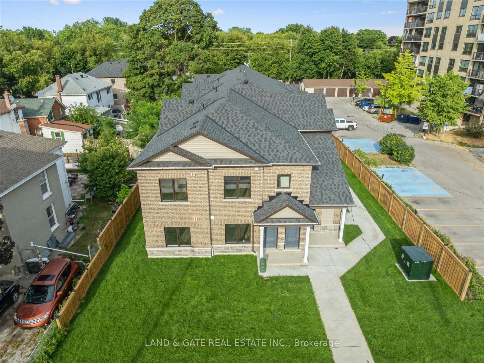 223 Albert St Property Photo 28