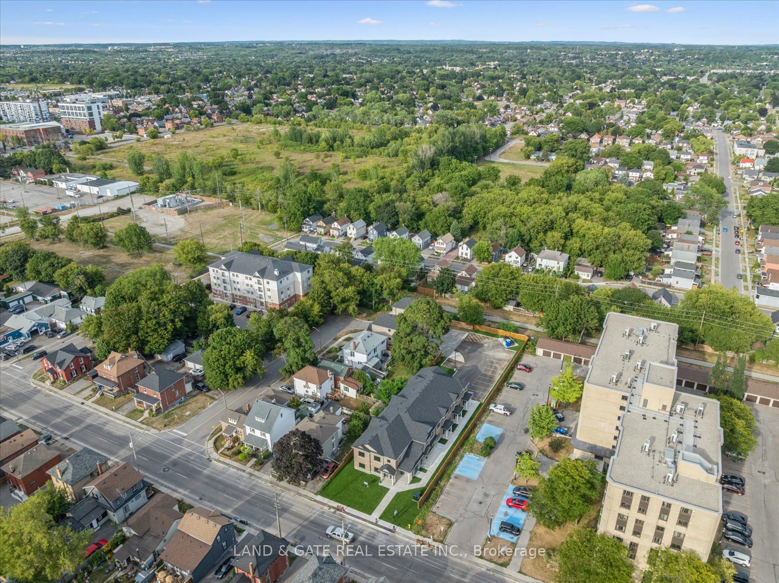 223 Albert St Property Photo 33