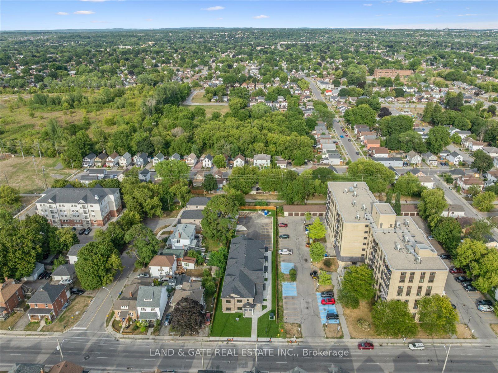 223 Albert St Property Photo 34