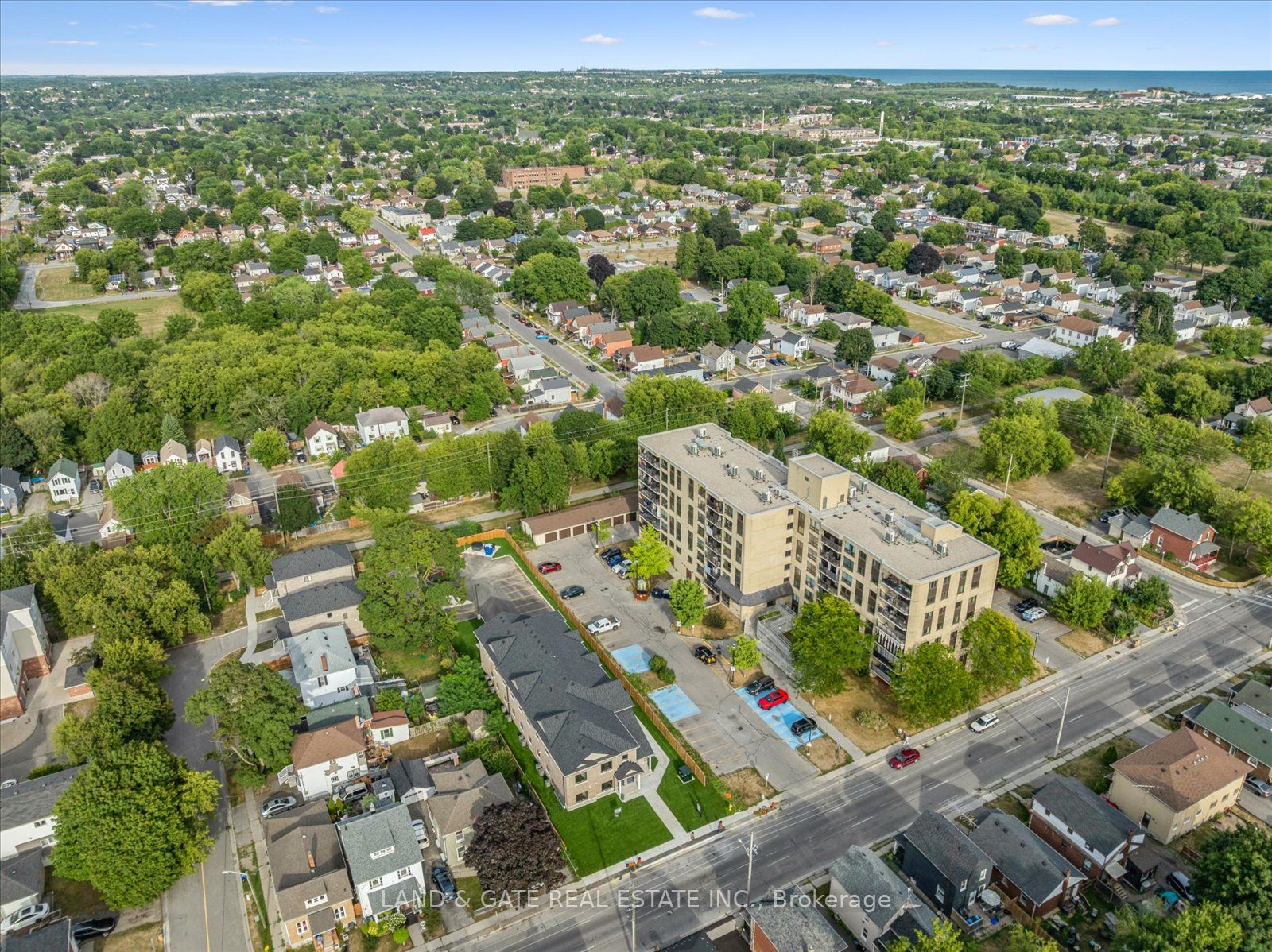 223 Albert St Property Photo 35