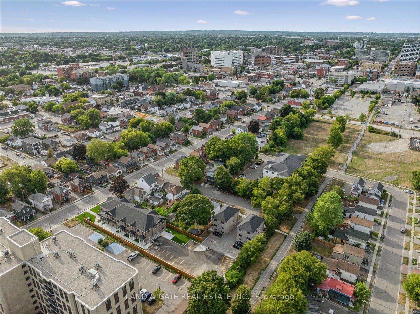 223 Albert St Property Photo 36