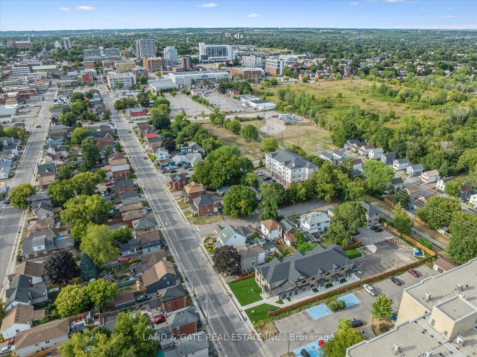 223 Albert St Property Photo 38
