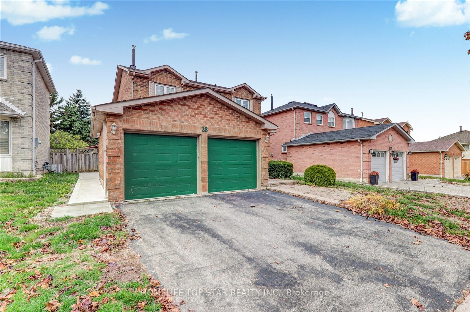 28 Willowbrook Dr Property Photo 3