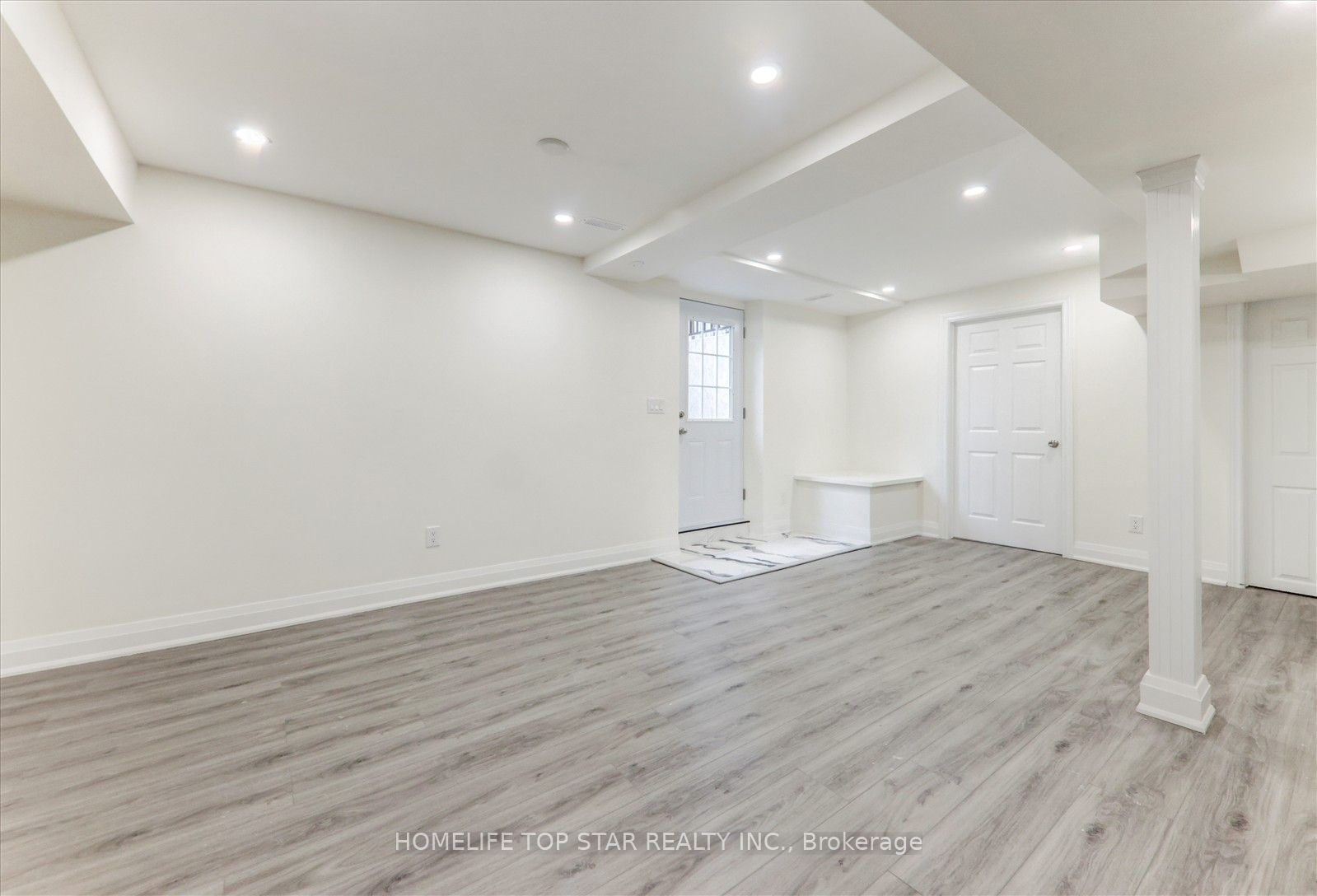 28 Willowbrook Dr Property Photo 9