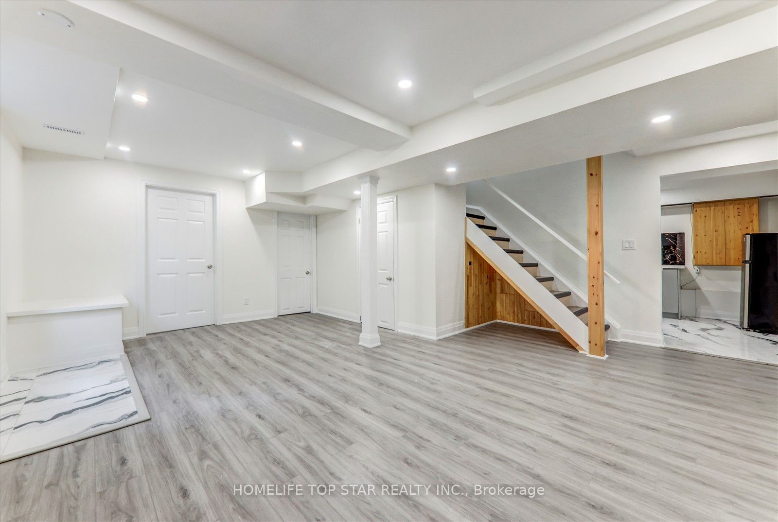 28 Willowbrook Dr Property Photo 11