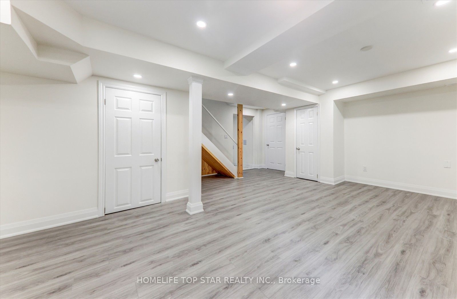 28 Willowbrook Dr Property Photo 12