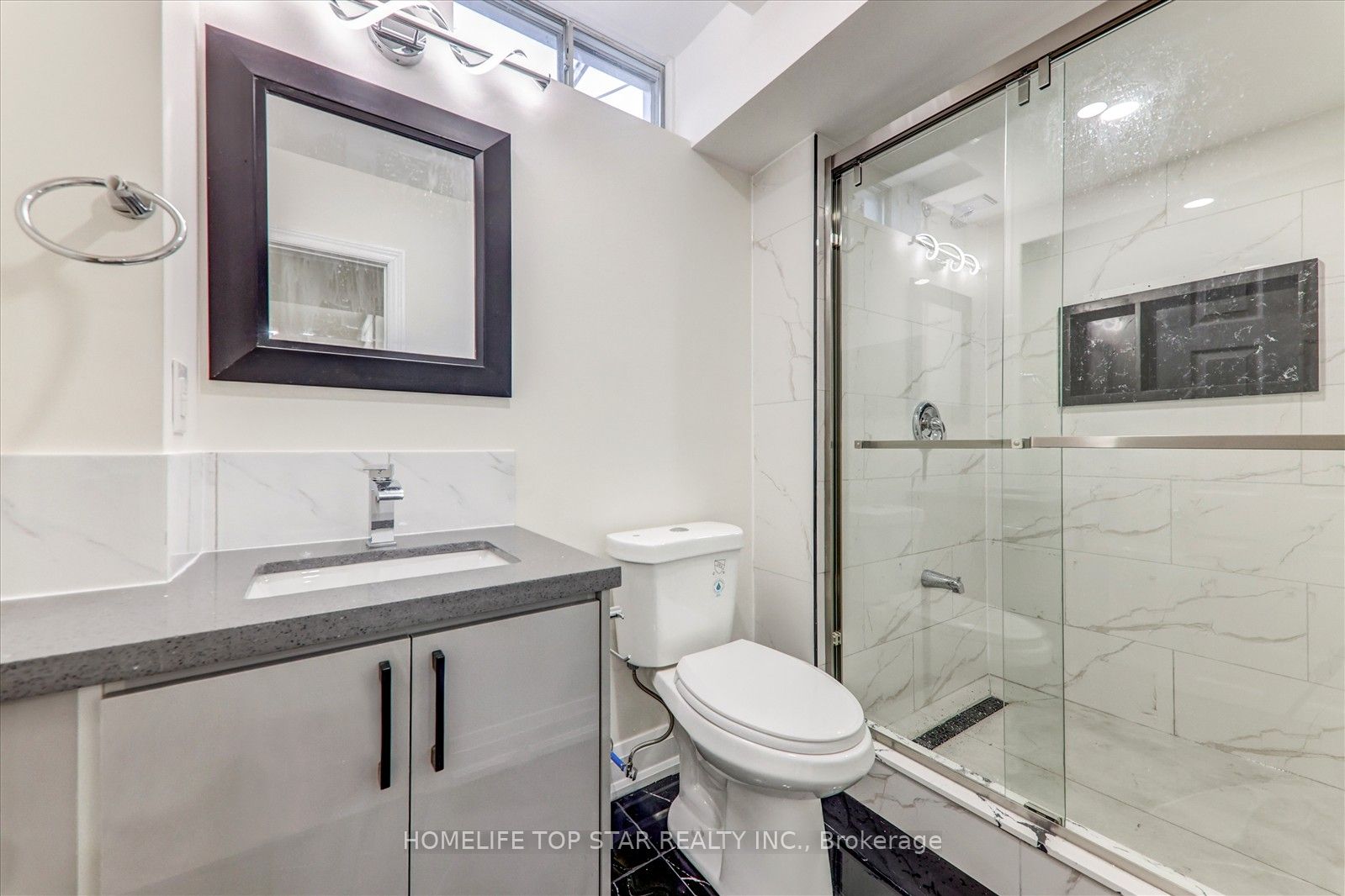 28 Willowbrook Dr Property Photo 13