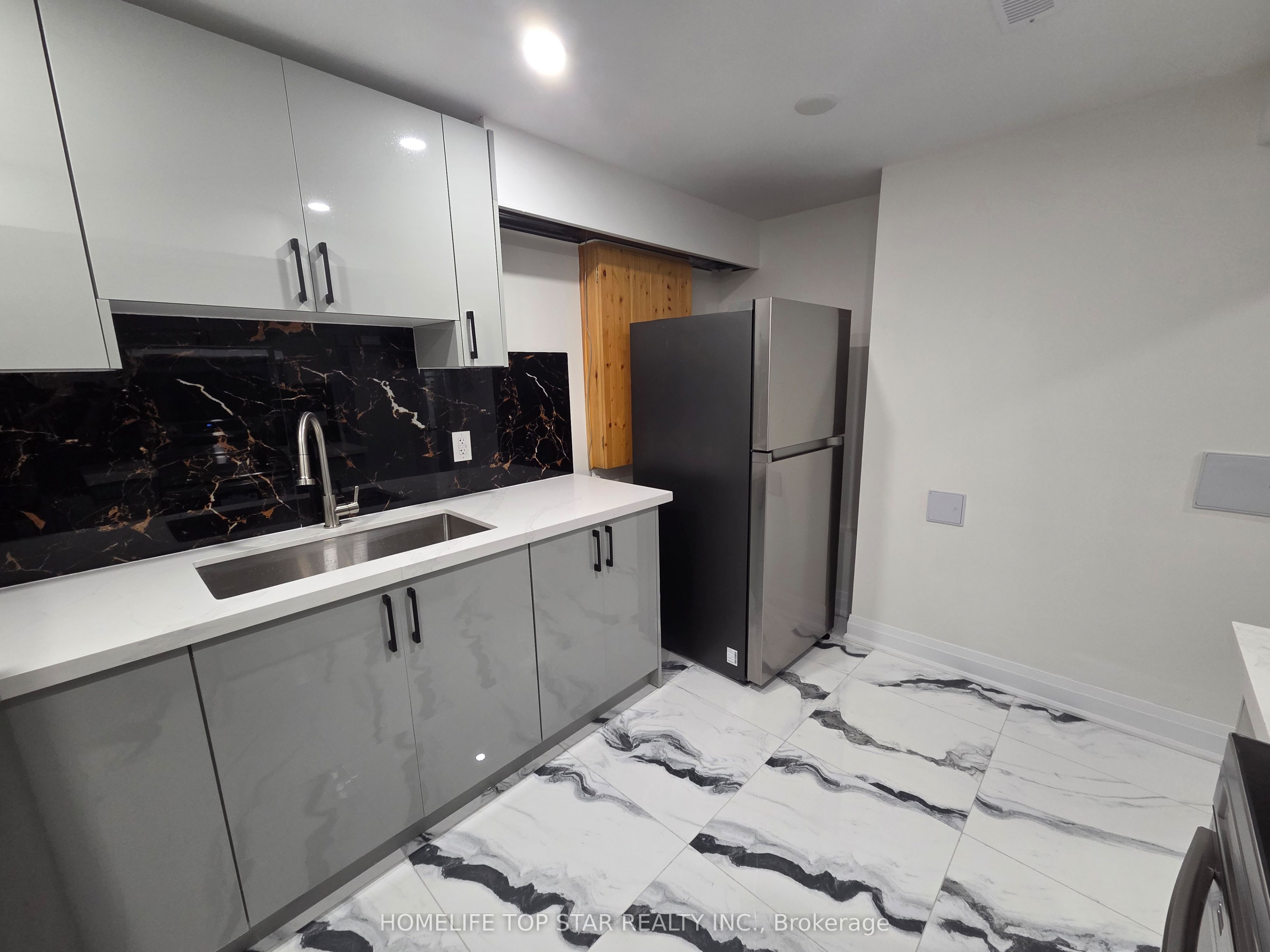 28 Willowbrook Dr Property Photo 18