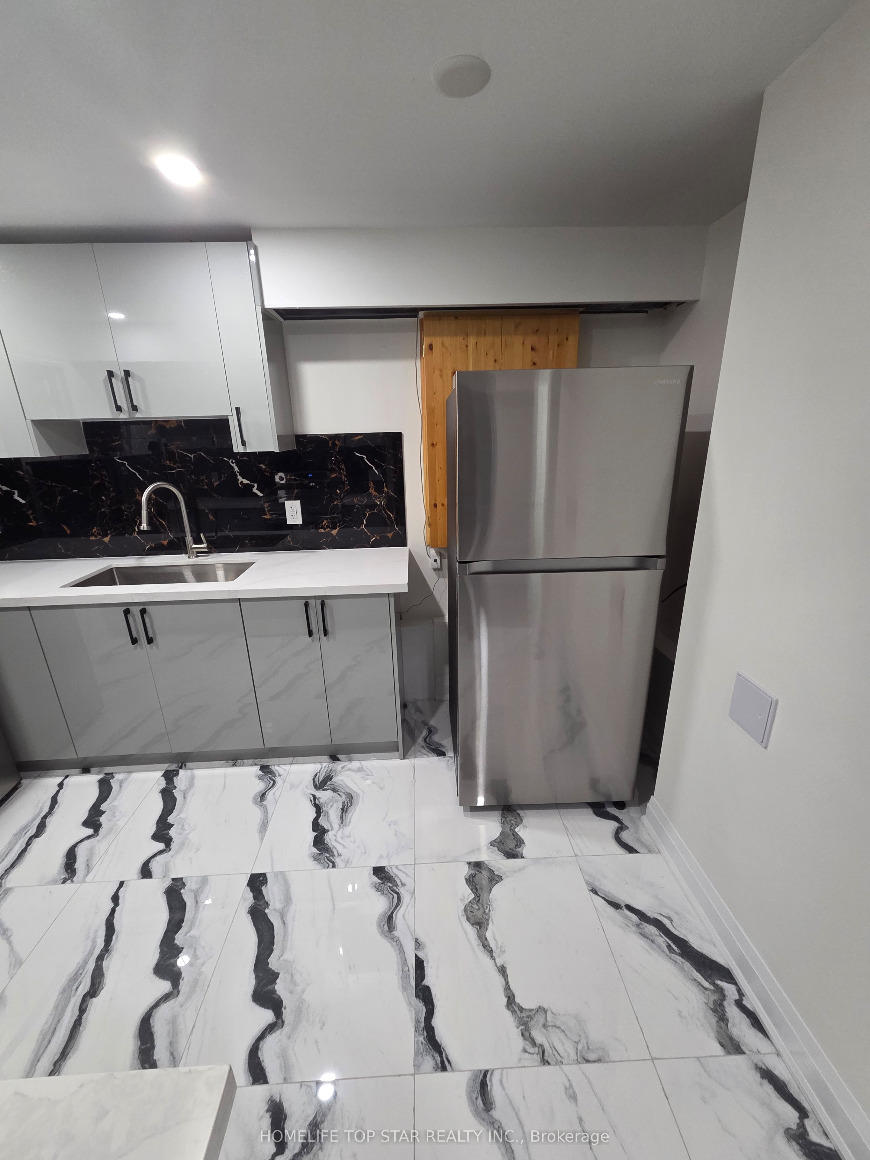 28 Willowbrook Dr Property Photo 19