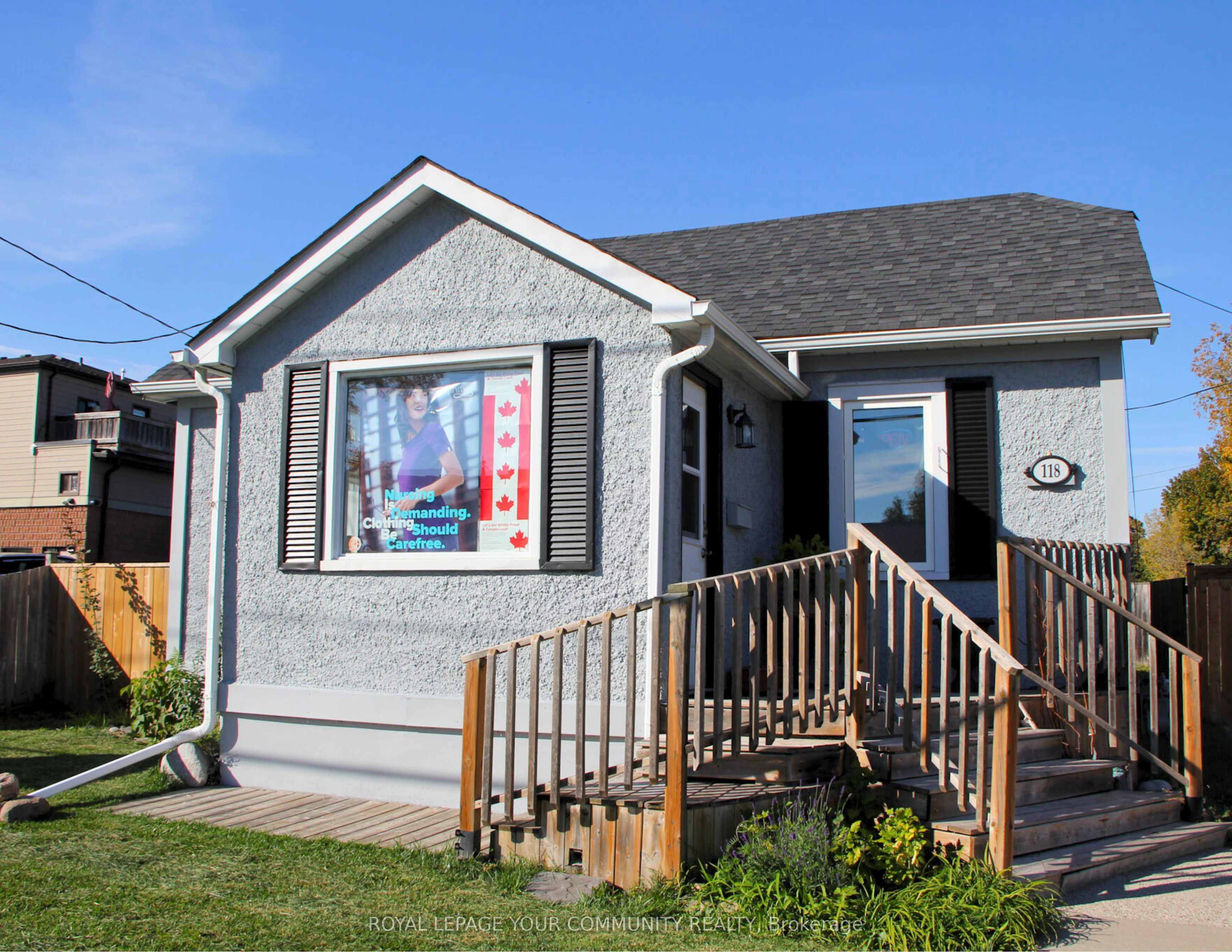 118 John St E Property Photo 1