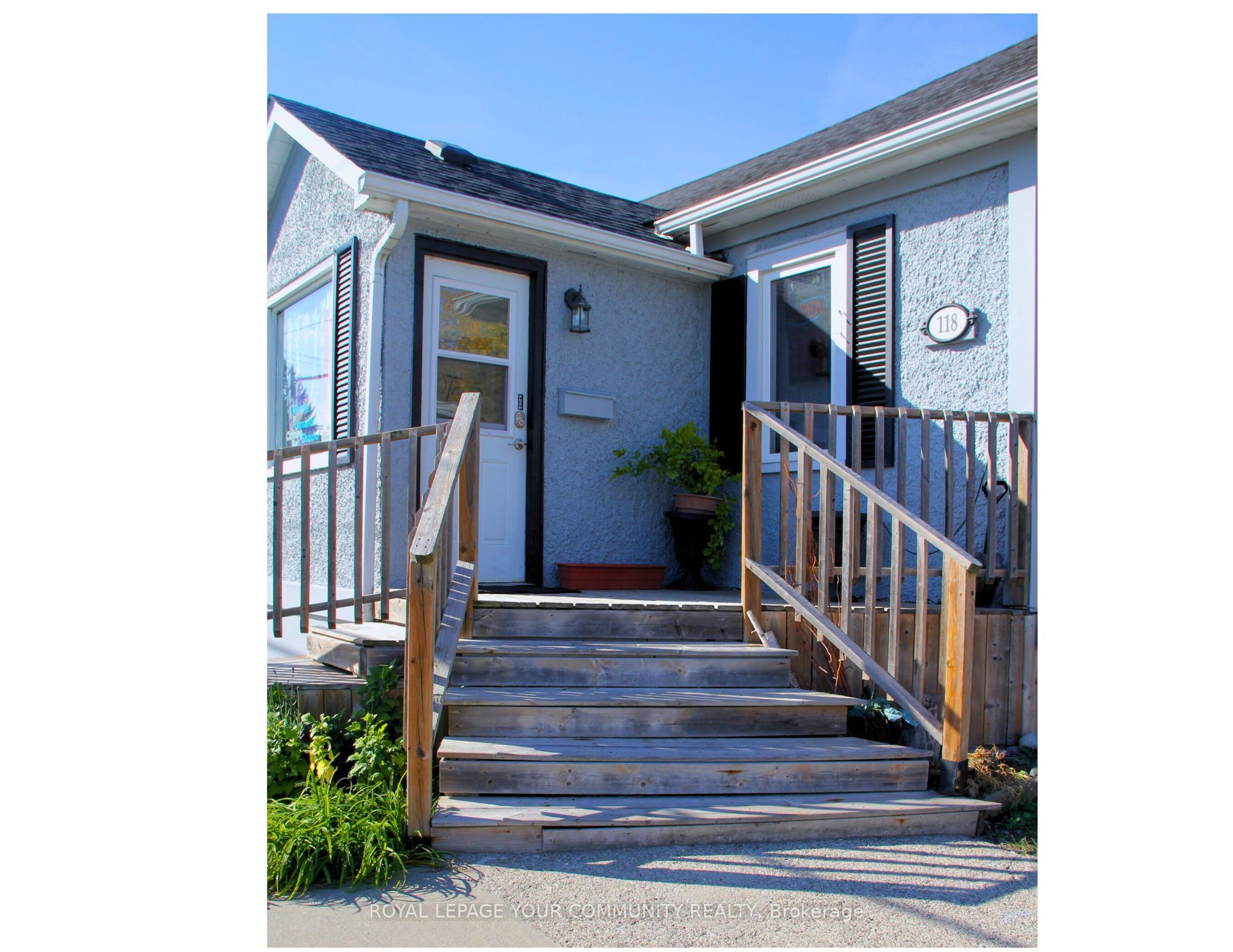 118 John St E Property Photo 5