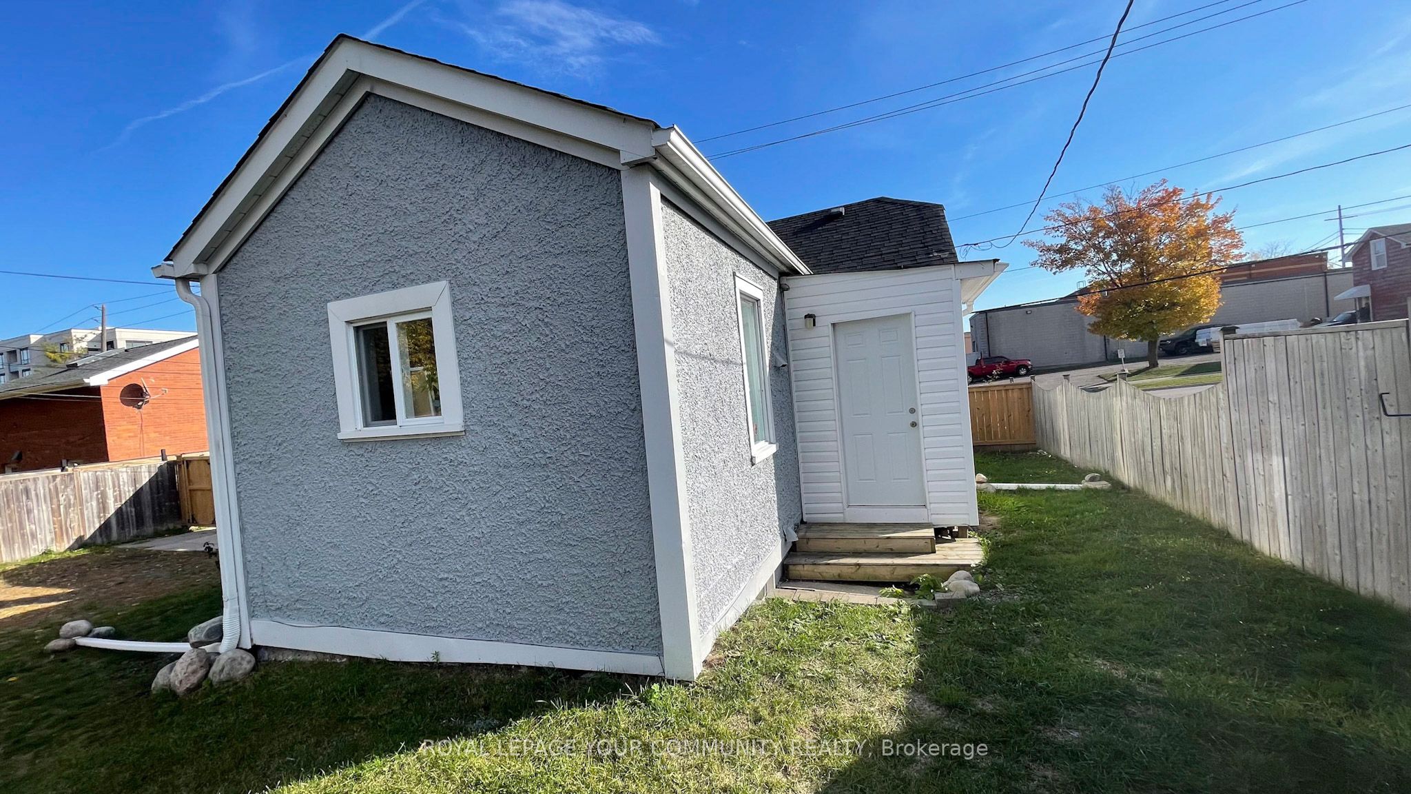 118 John St E Property Photo 8