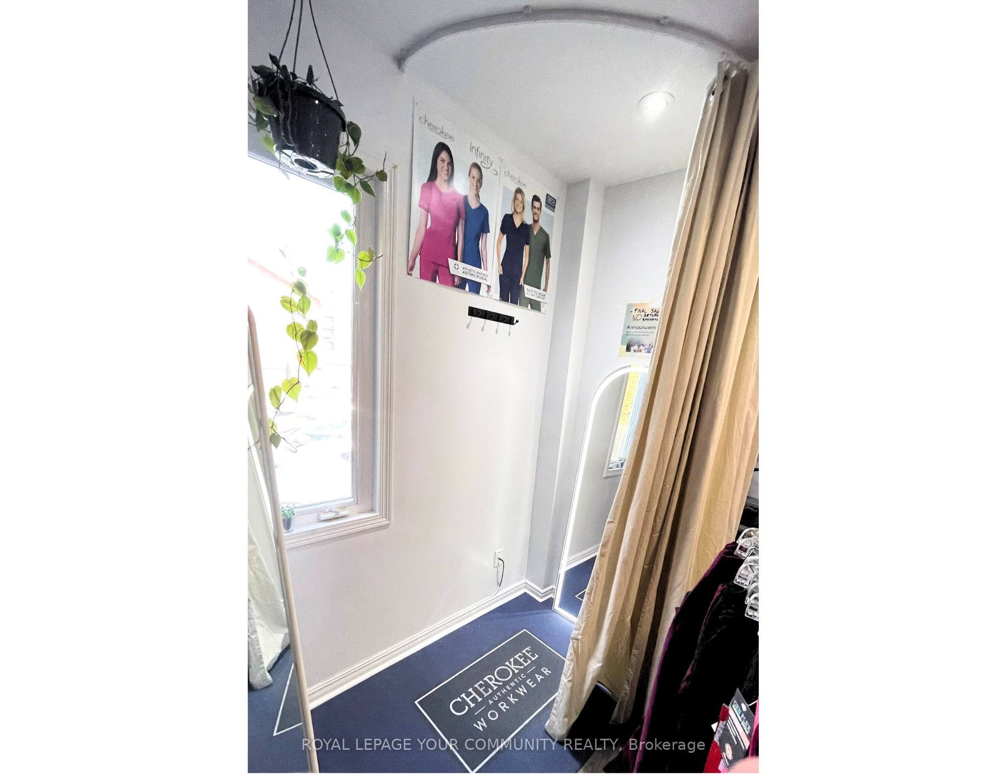 118 John St E Property Photo 11