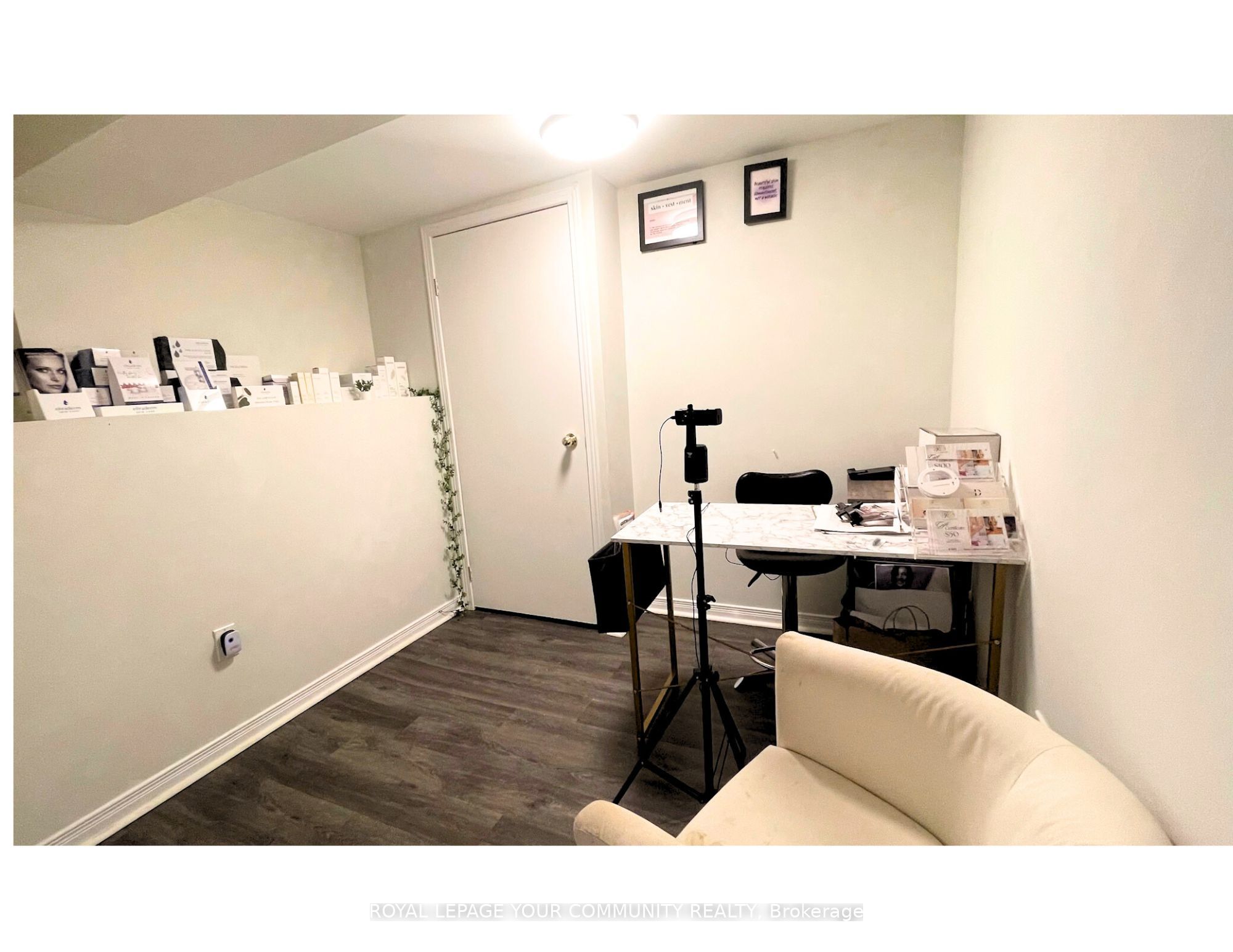 118 John St E Property Photo 20