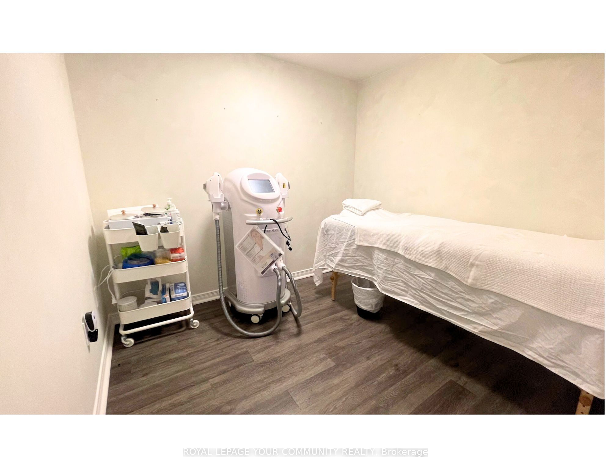 118 John St E Property Photo 21