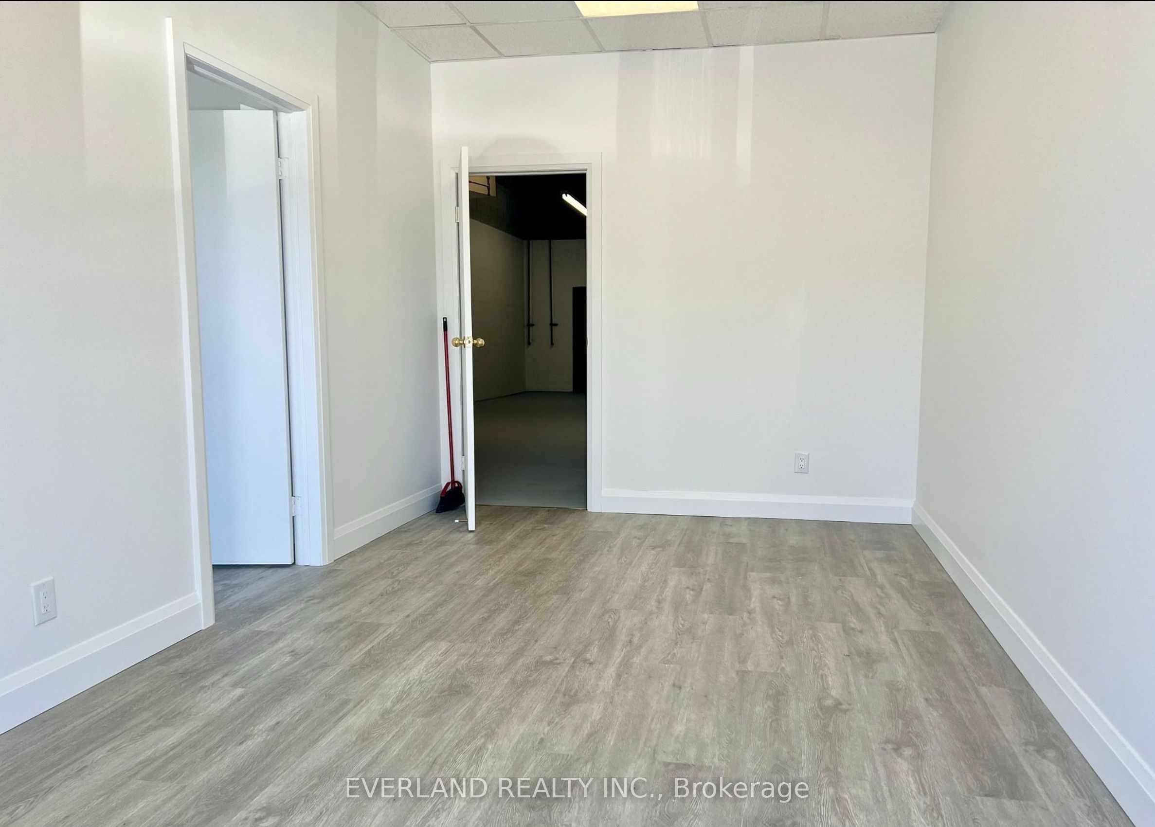 50 Silver Star Boulevard 215 Property Photo 3