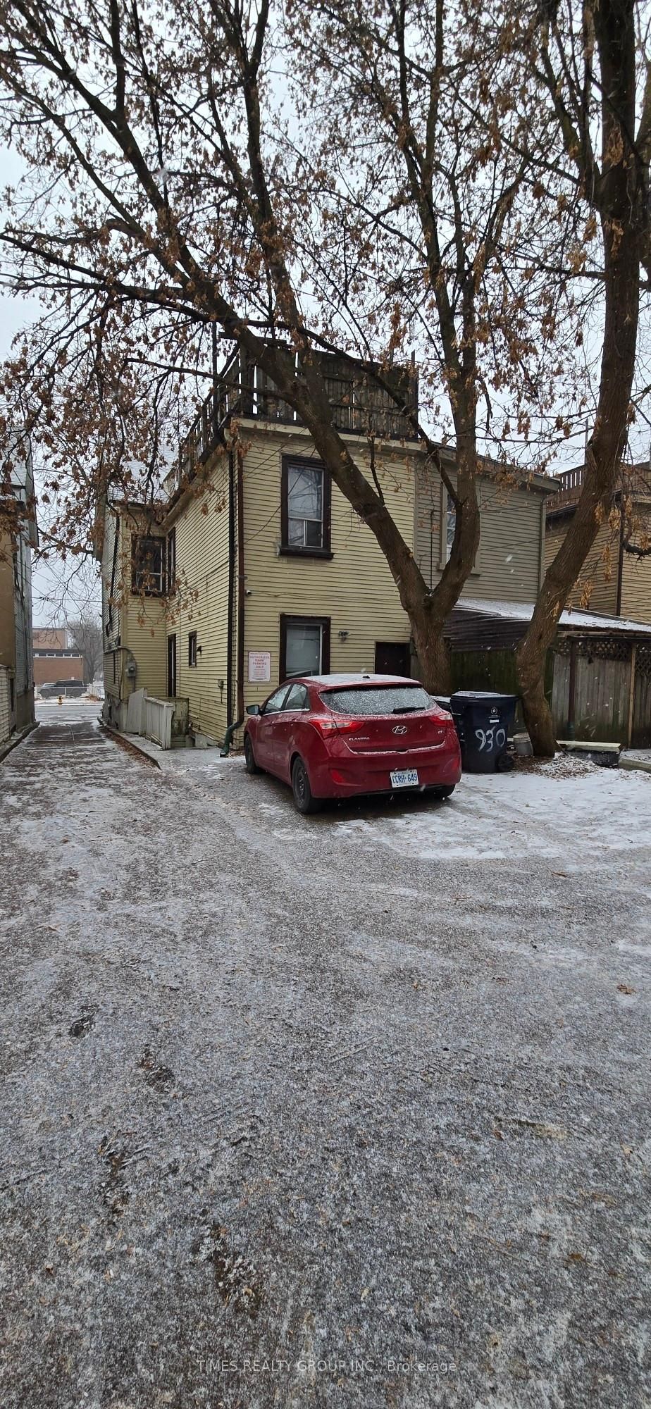 930 Dundas Street E Property Photo 4
